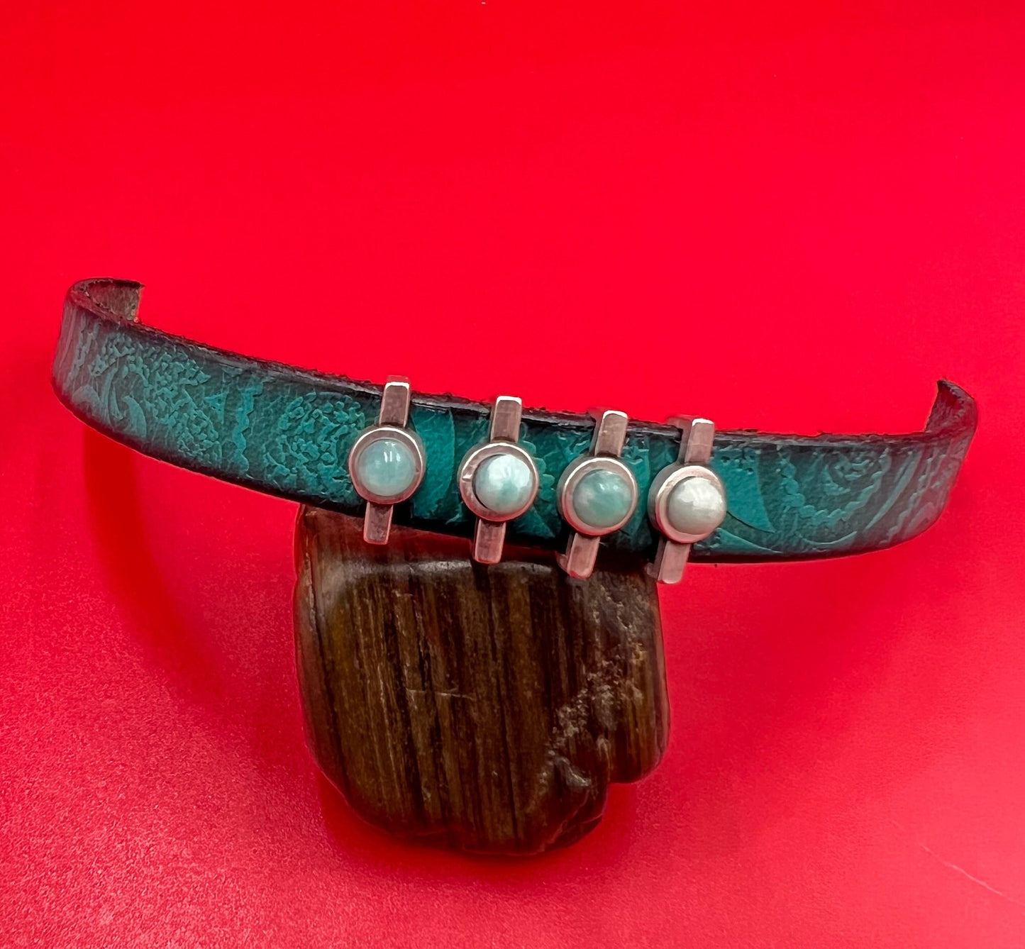FS0639>>MADE IN EUROPE 4 zamak sliders with natural gemstone, 10mm flat cord slider with tiny natural stone cabochon, Qty4