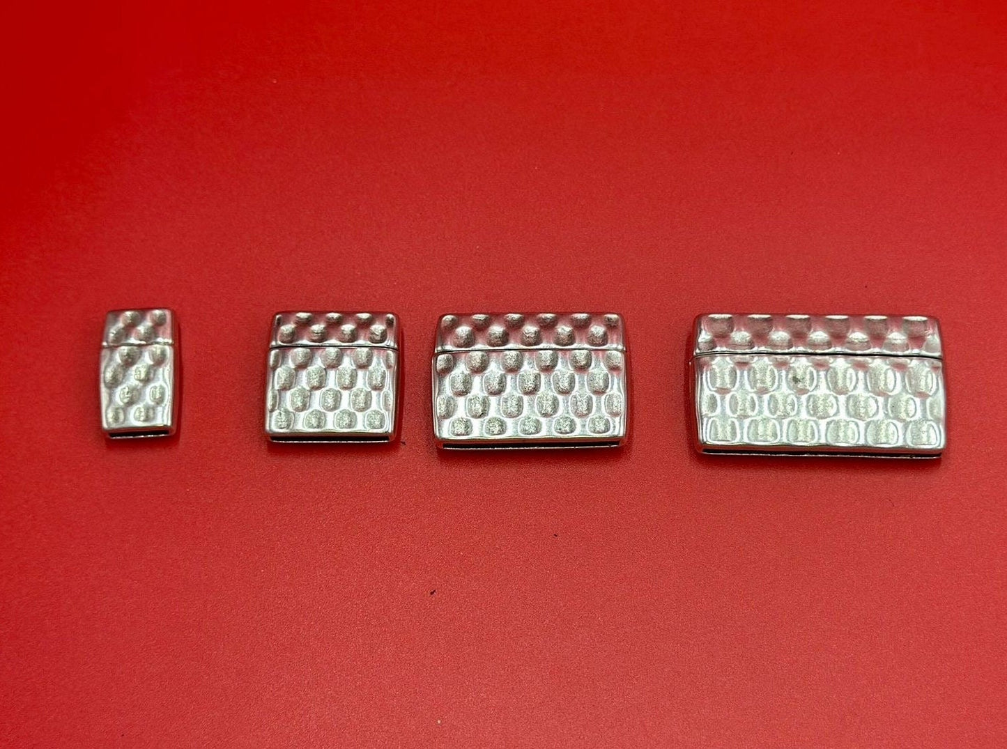 FC0427>>MADE in EUROPE Zamak clasp, 20mm flat cord clasp, hammered  clasp, silver clasp Qty1