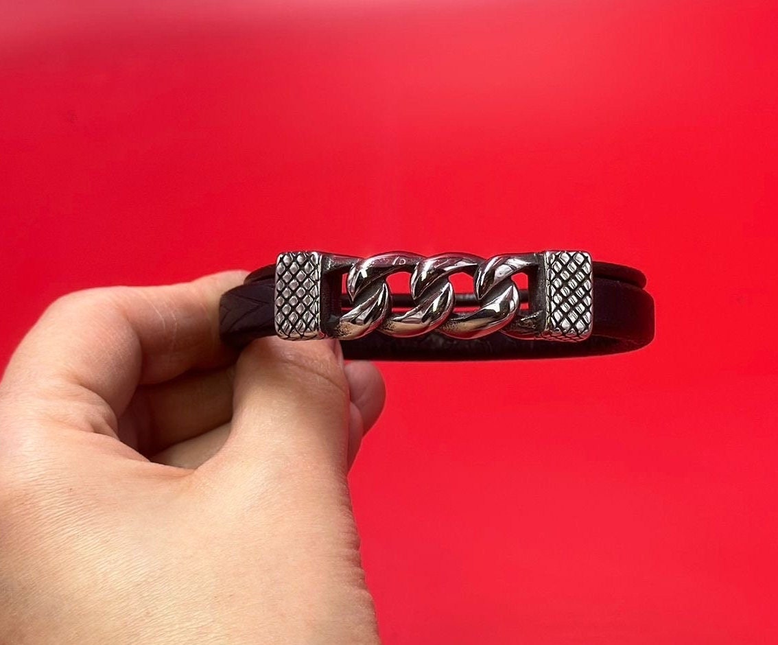 C0186>>304 stainless steel chain connector, licorice leather cord connector  Qty1