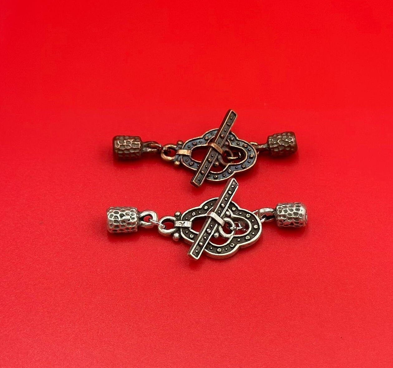 RC0230>>MADE in EUROPE 4mm round cord Guinevere toggle clasp, 4mm cord toggle clasp Qty1