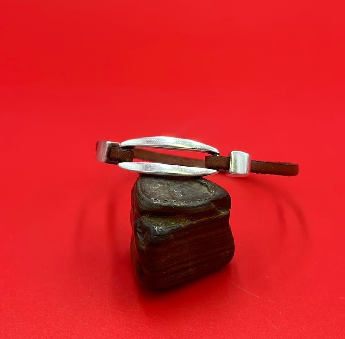C0197>>MADE in EUROPE Zamak connector with 2 loop makers, connector for 3mm flat leather cord,  connector Qty 1set