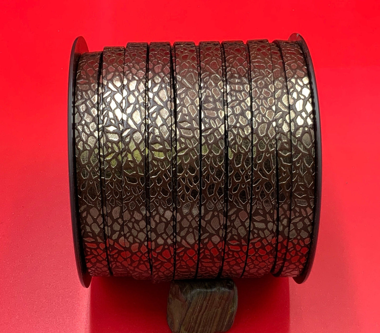 MADE in EUROPE 24'' giraffe engraved leather cord, 10mm flat leather cord, flat embossed leather cord