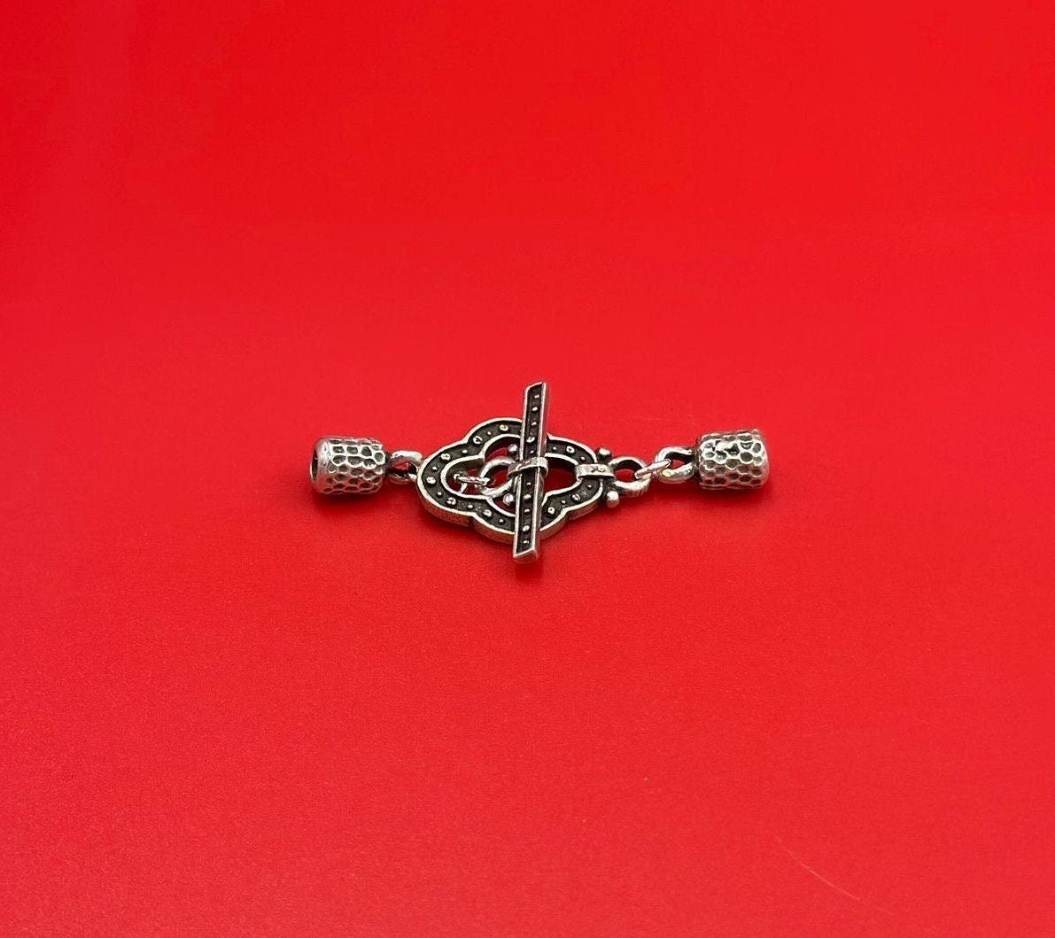 RC0230>>MADE in EUROPE 4mm round cord Guinevere toggle clasp, 4mm cord toggle clasp Qty1