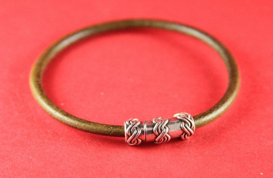 RC0029>>MADE IN EUROPE 4mm cord clasp, 4mm round leather cord clasp, round cord zamak clasp Qty1