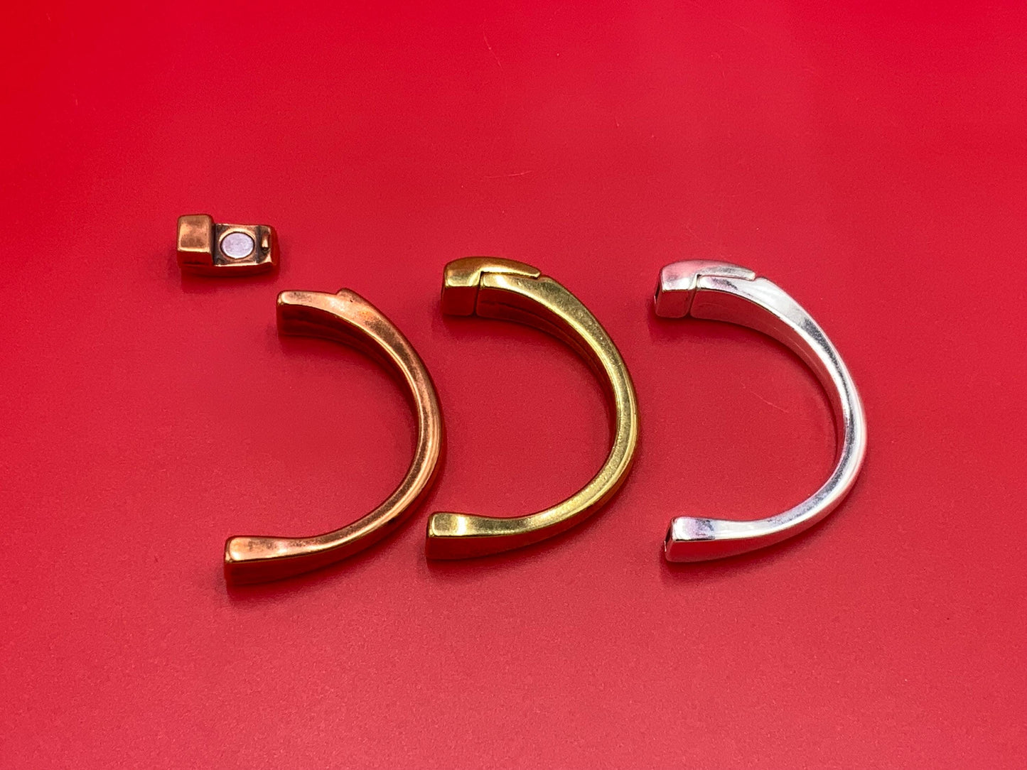 B0073>>MADE IN EUROPE zamak half bracelet, half cuff, half bracelet for flat 5mm leather cord, Qty1