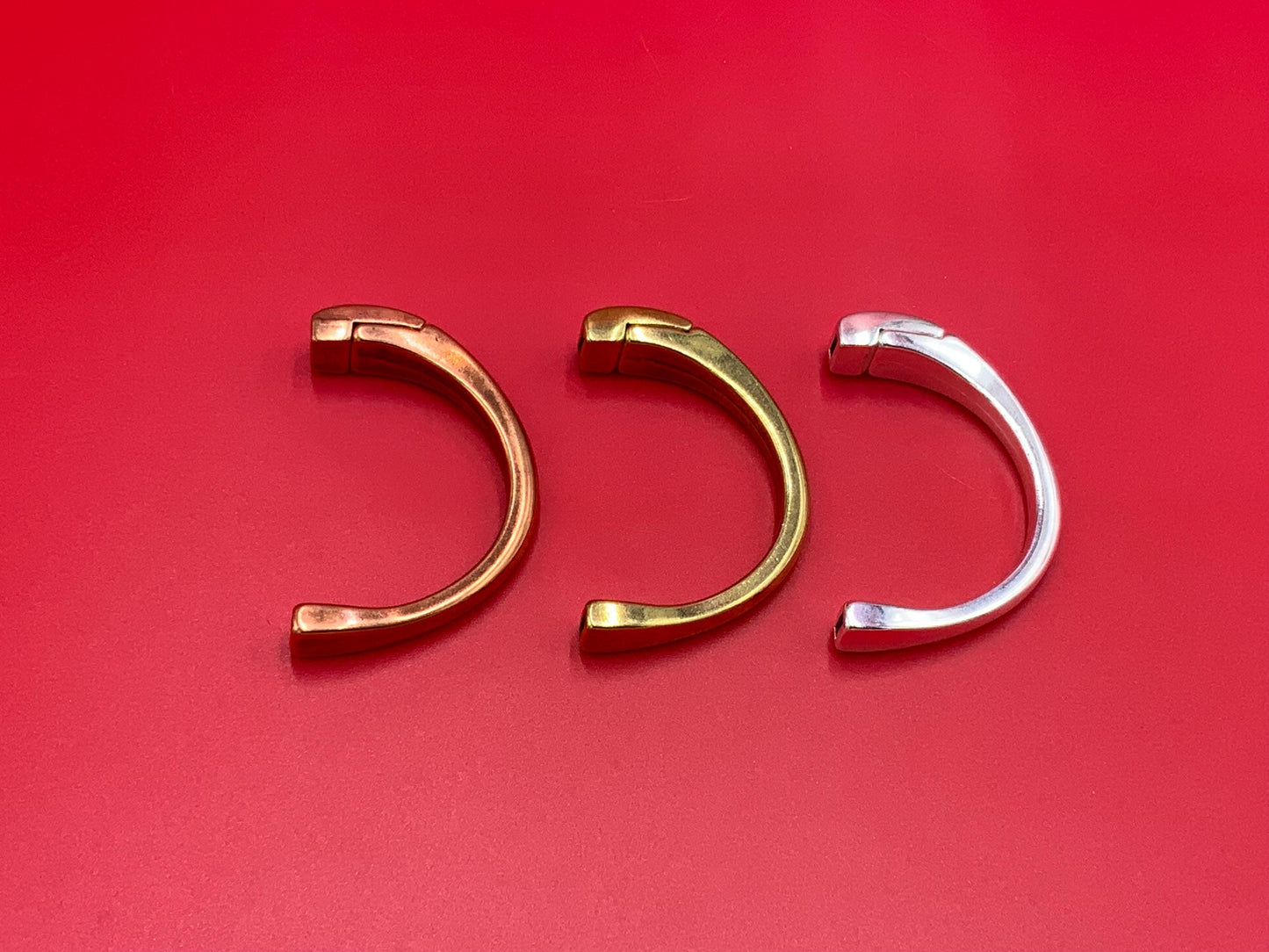 B0073>>MADE IN EUROPE zamak half bracelet, half cuff, half bracelet for flat 5mm leather cord, Qty1
