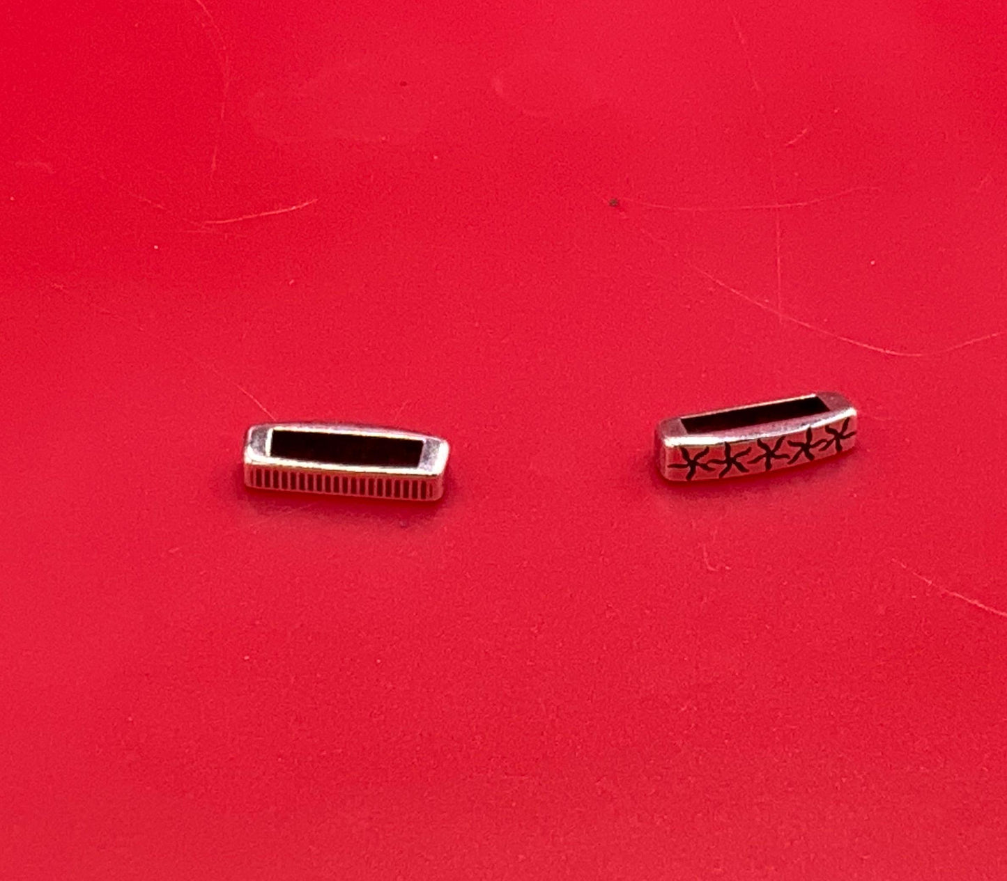 FS0646>>MADE in EUROPE 2 Zamak sliders, 11.5mm flat leather cord Zamak slider bars, qty2