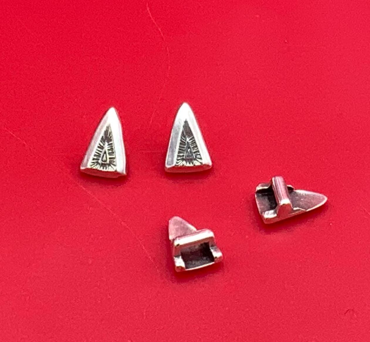 FS0654>> MADE IN EUROPE 4 Zamak triangular sliders, 5mm flat cord sliders, silver triangle sliders Qty4