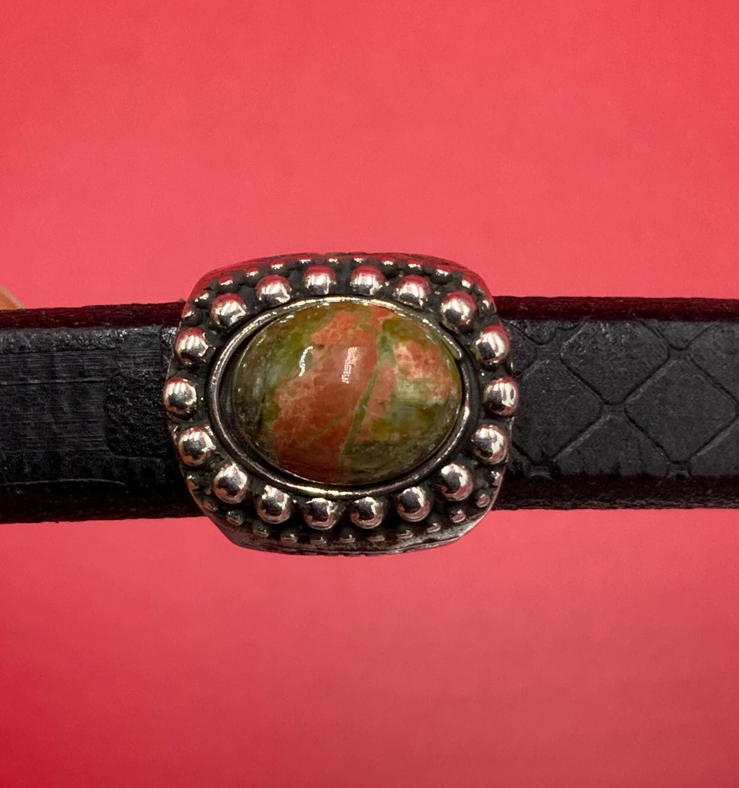 LS0105>> MADE in EUROPE licorice 2 sliders with gemstone cabochon Qty2