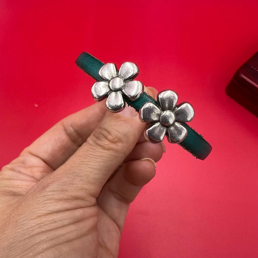 FS0648>>MADE IN EUROPE 2 Zamak flower crimp sliders 5mm flat cord, 5mm flat cord slider, flower slider for 5mm flat cord Qty2