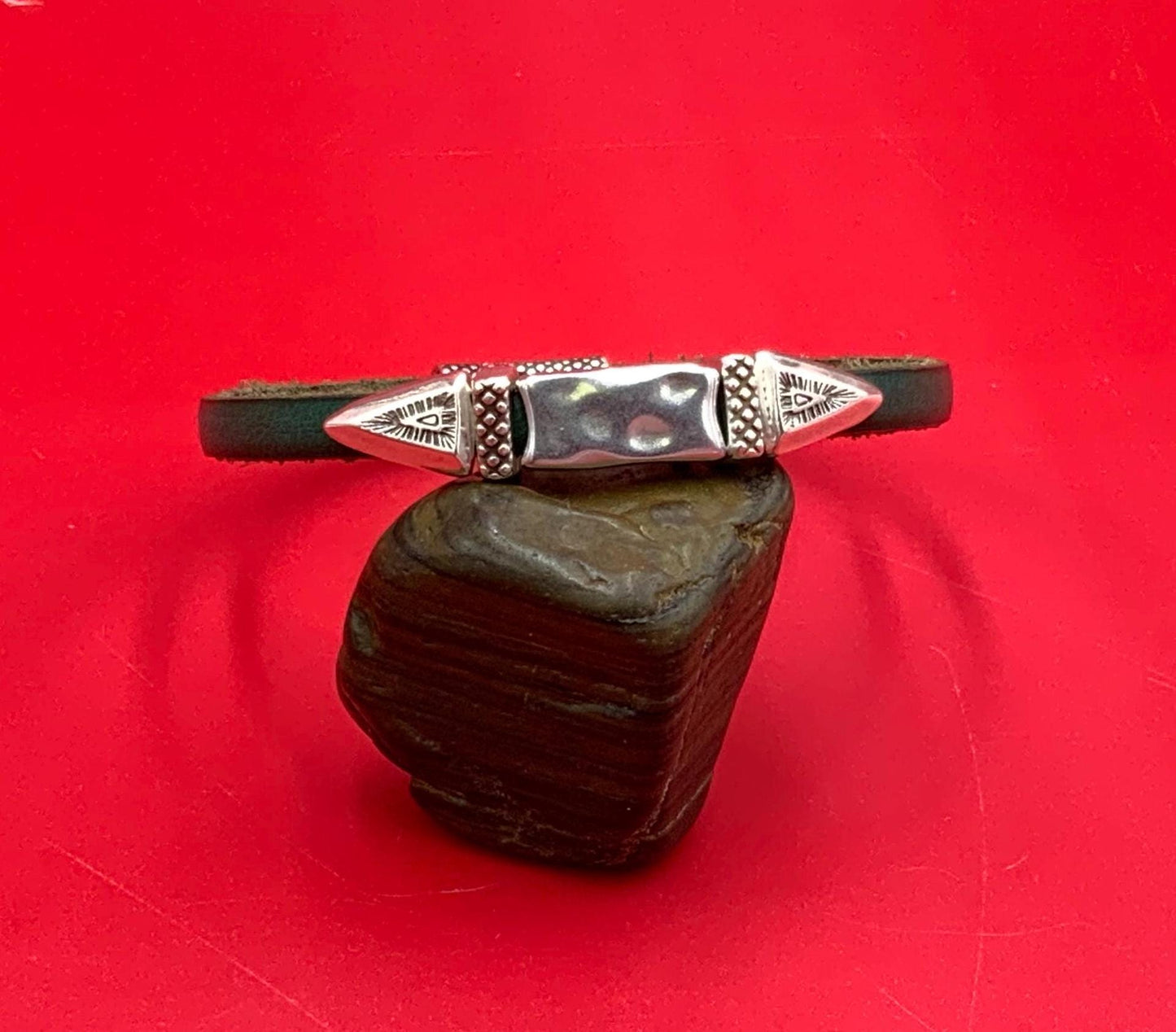FS0654>> MADE IN EUROPE 4 Zamak triangular sliders, 5mm flat cord sliders, silver triangle sliders Qty4