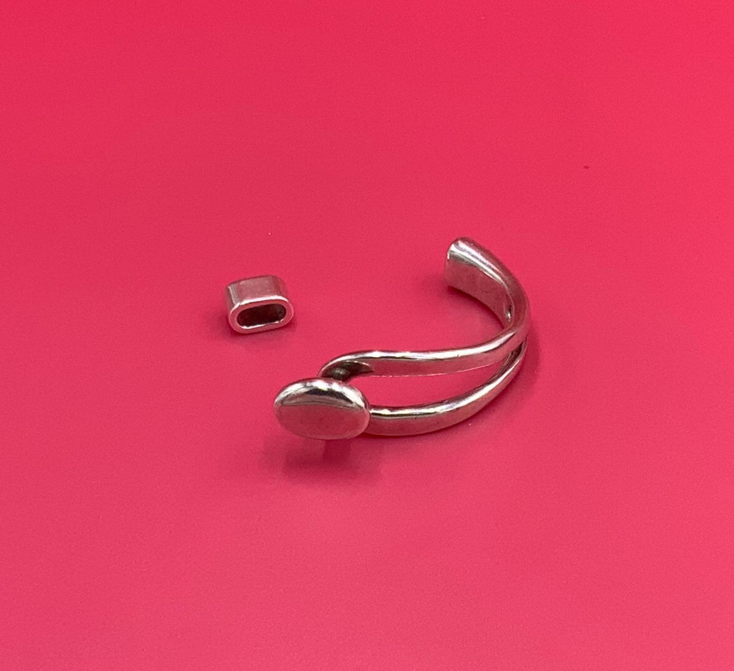 B0111>>MADE in EUROPE zamak oval button half bracelet+ slider, silver half bracelet, zamak half cuff, metal half bracelet Qty1
