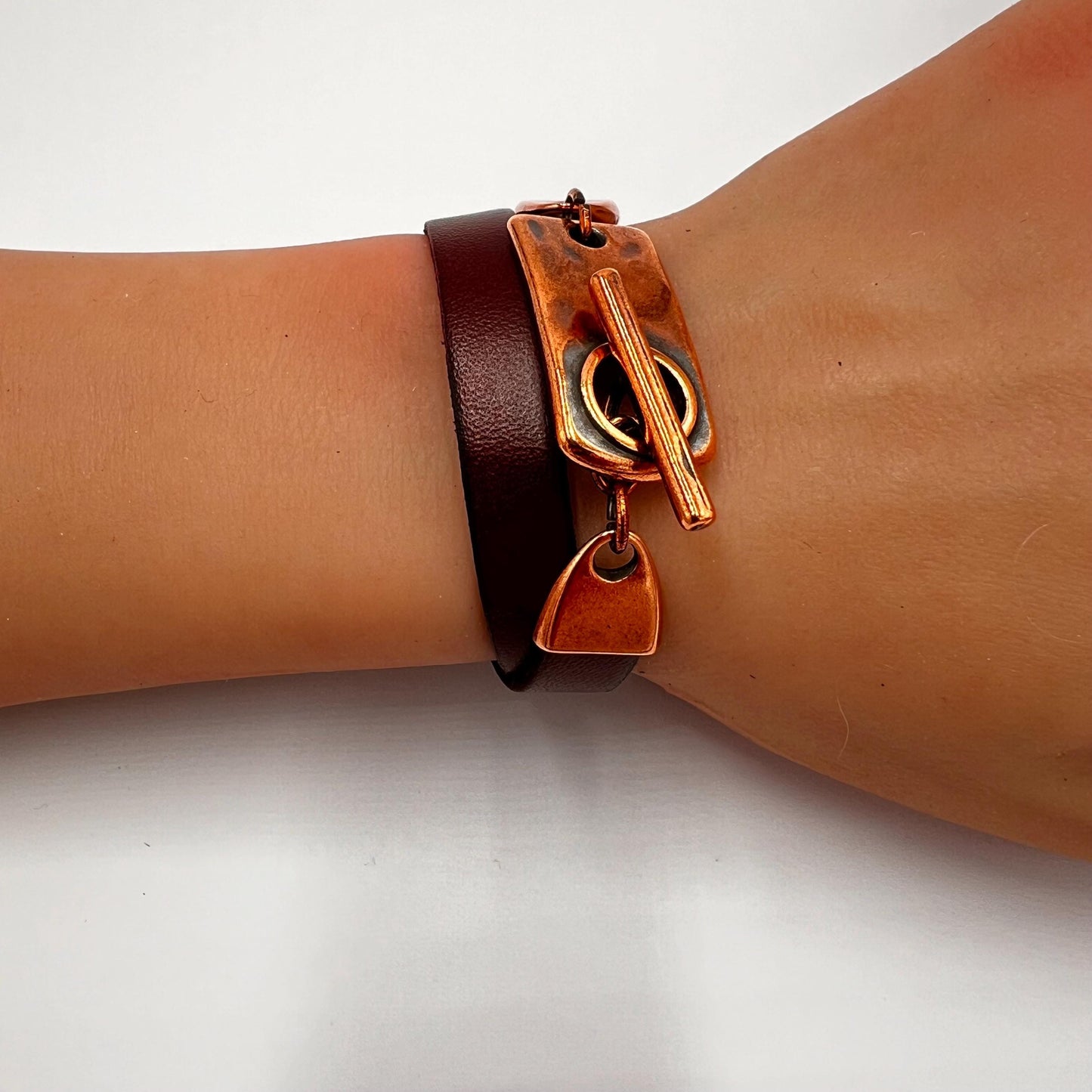 FC0384>>MADE in EUROPE zamak 10mm flat cord clasp, hammered toggle clasp, zamak 10mm clasp, Qty1