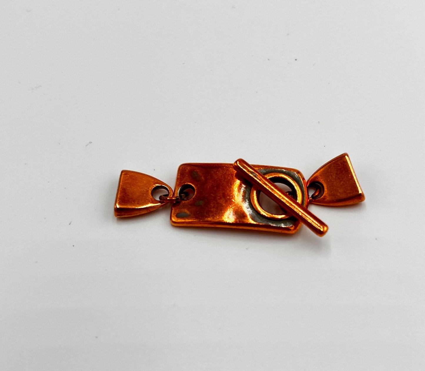 FC0384>>MADE in EUROPE zamak 10mm flat cord clasp, hammered toggle clasp, zamak 10mm clasp, Qty1