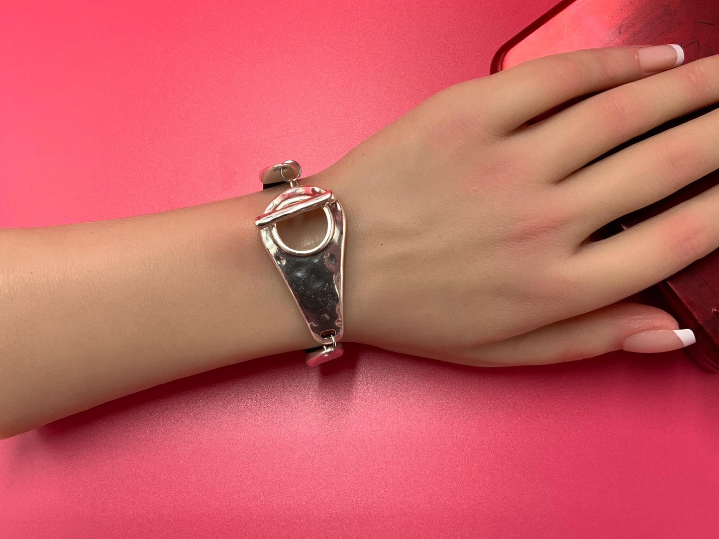 FC0439>>MADE in EUROPE zamak 10mm flat cord clasp, hammered toggle clasp, zamak 10mm clasp, Qty1