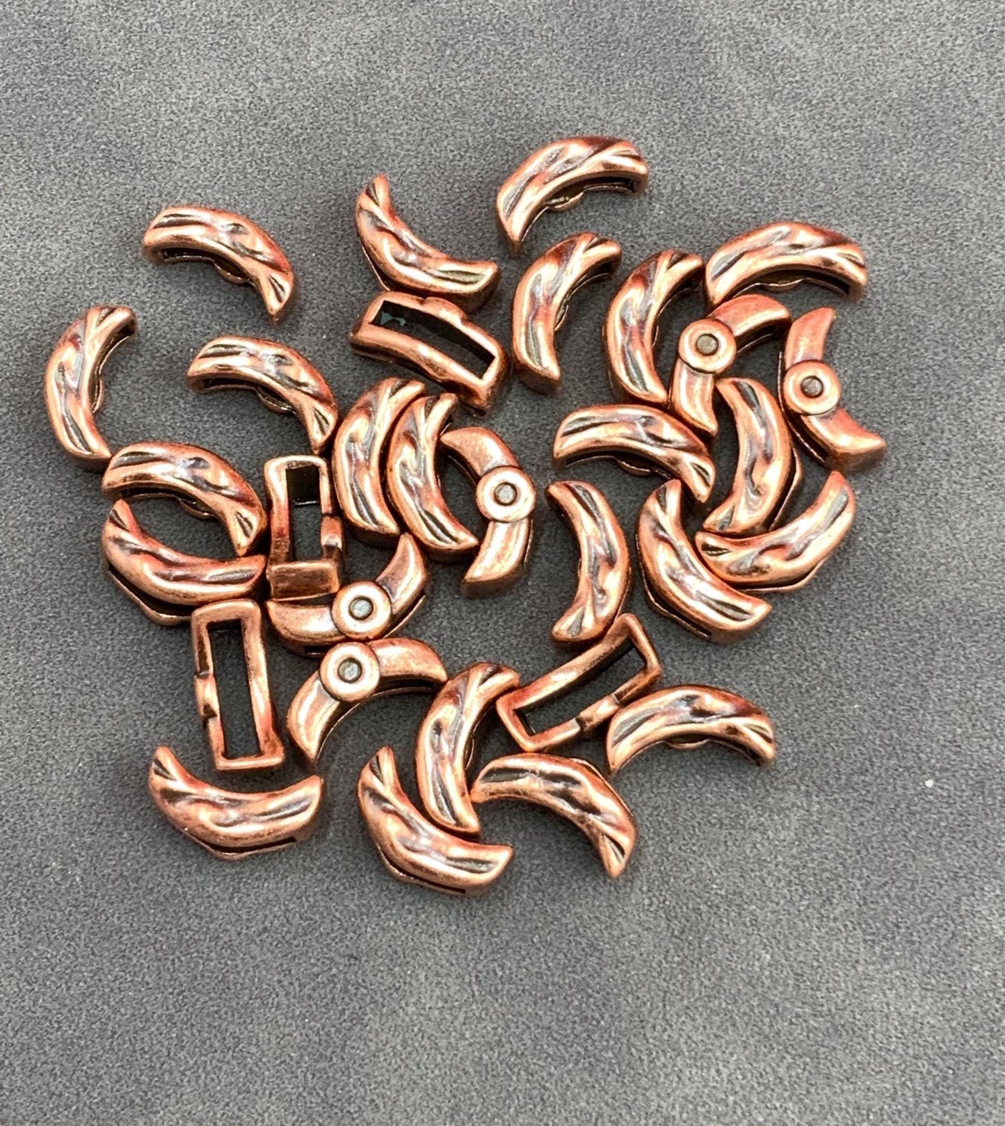 FS0460>>MADE IN EUROPE 4 curved crimp able hammered sliders, 10mm flat cord sliders, crimp sliders Qty4