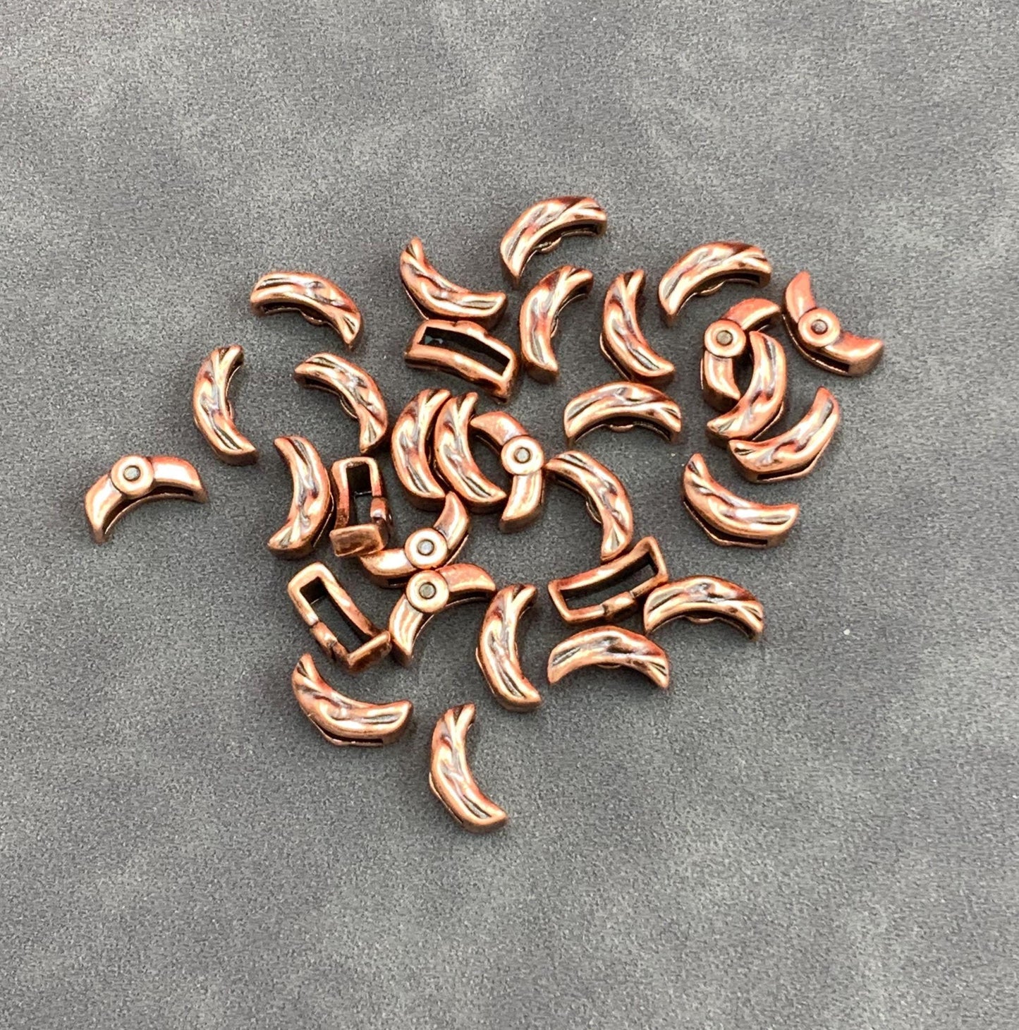 FS0460>>MADE IN EUROPE 4 curved crimp able hammered sliders, 10mm flat cord sliders, crimp sliders Qty4