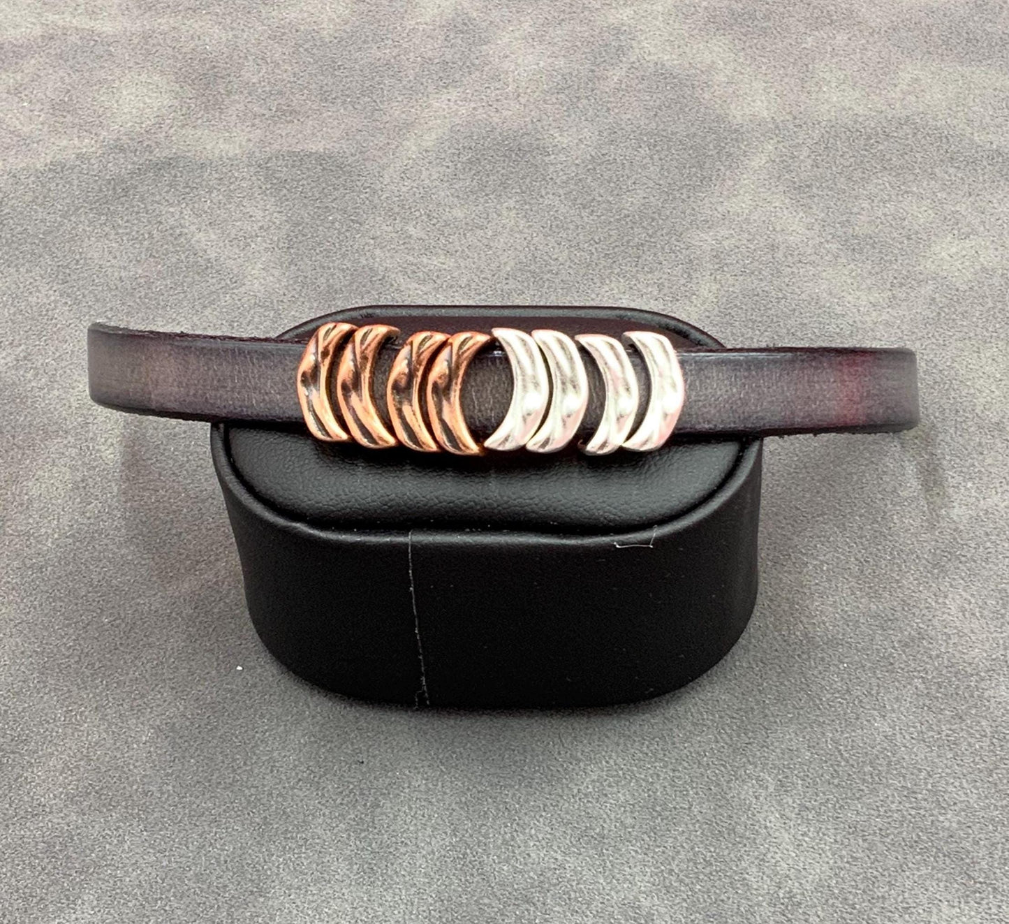 FS0460>>MADE IN EUROPE 4 curved crimp able hammered sliders, 10mm flat cord sliders, crimp sliders Qty4