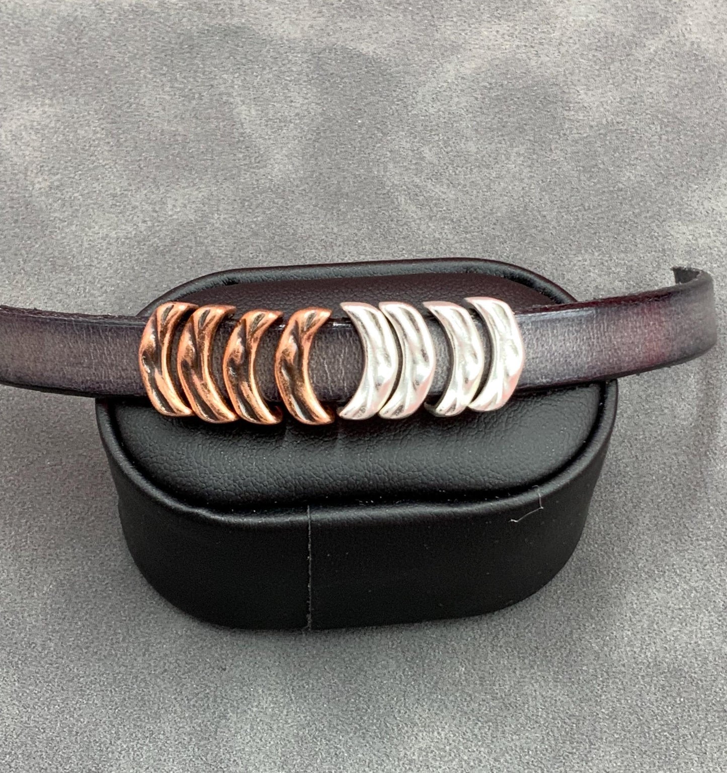 FS0460>>MADE IN EUROPE 4 curved crimp able hammered sliders, 10mm flat cord sliders, crimp sliders Qty4