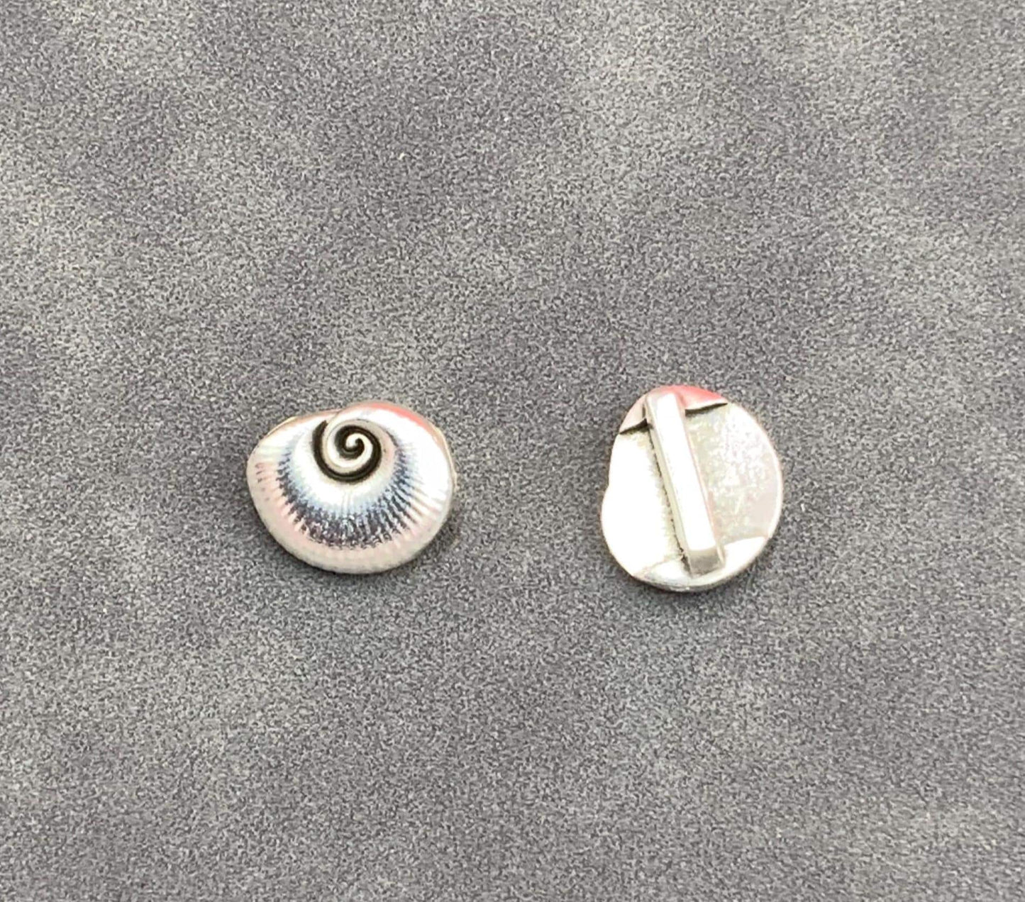 FS0665>>MADE IN EUROPE 2 zamak seashell sliders, sliders for flat cord, 10mm flat cord sea shell slider Qty2