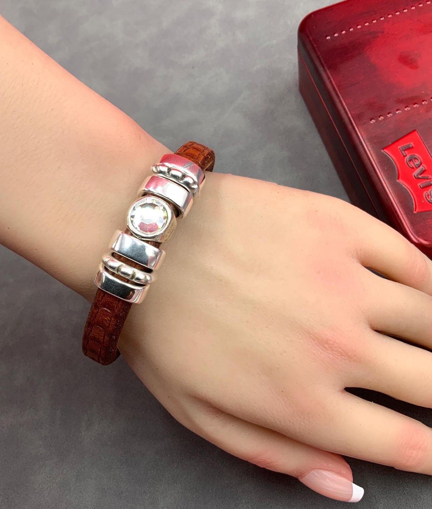 LS0114>> MADE in EUROPE licorice 2 sliders with Swarovski crystal cabochon Qty2