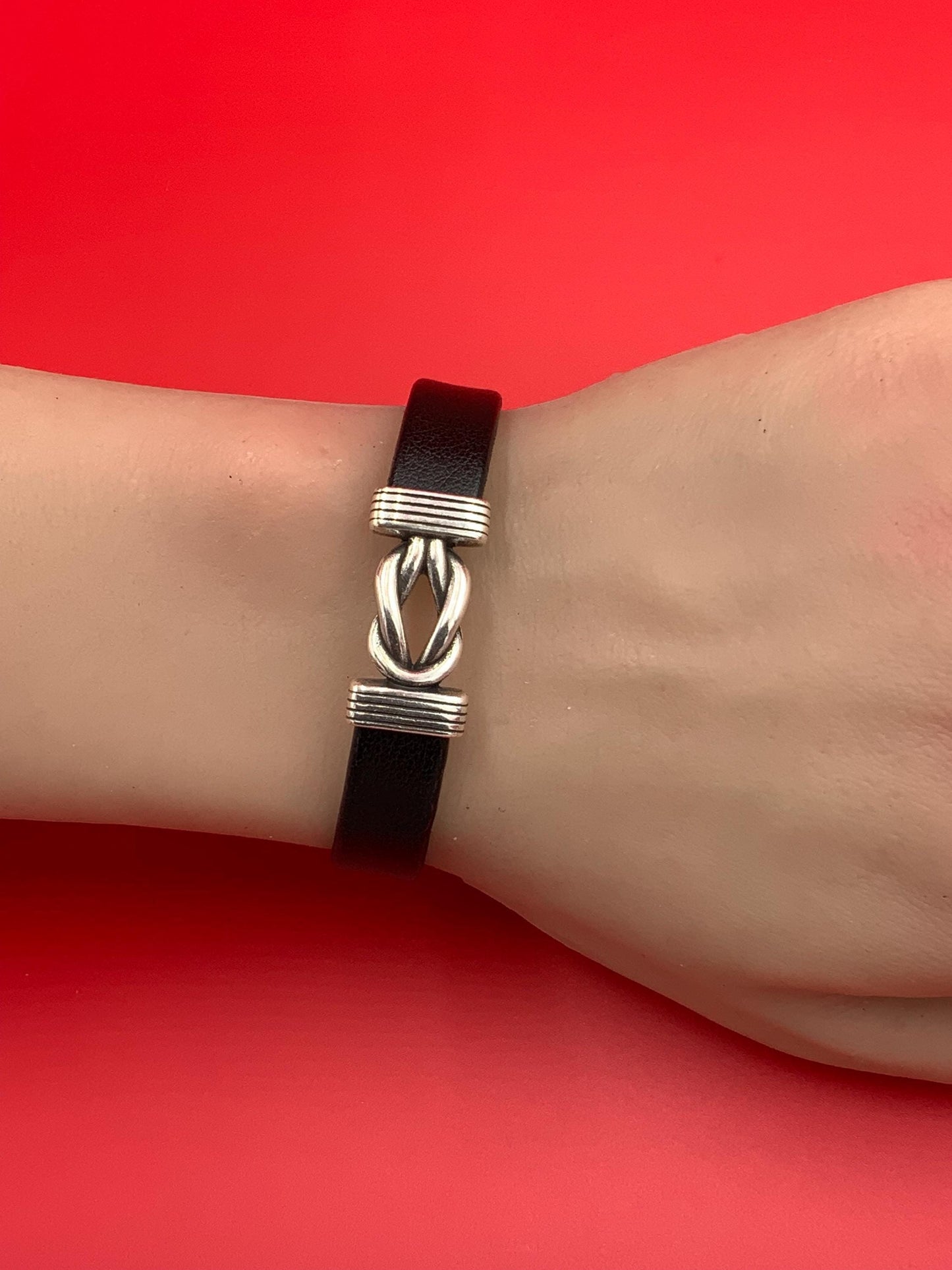 C0209>>MADE in EUROPE zamak celtic knot connector for 10mm cord