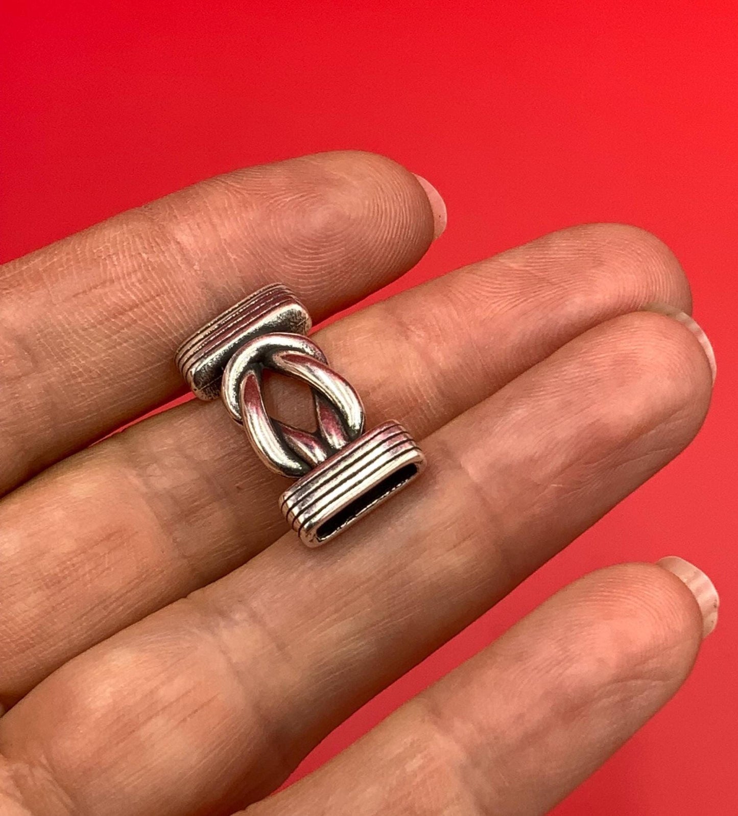 C0209>>MADE in EUROPE zamak celtic knot connector for 10mm cord