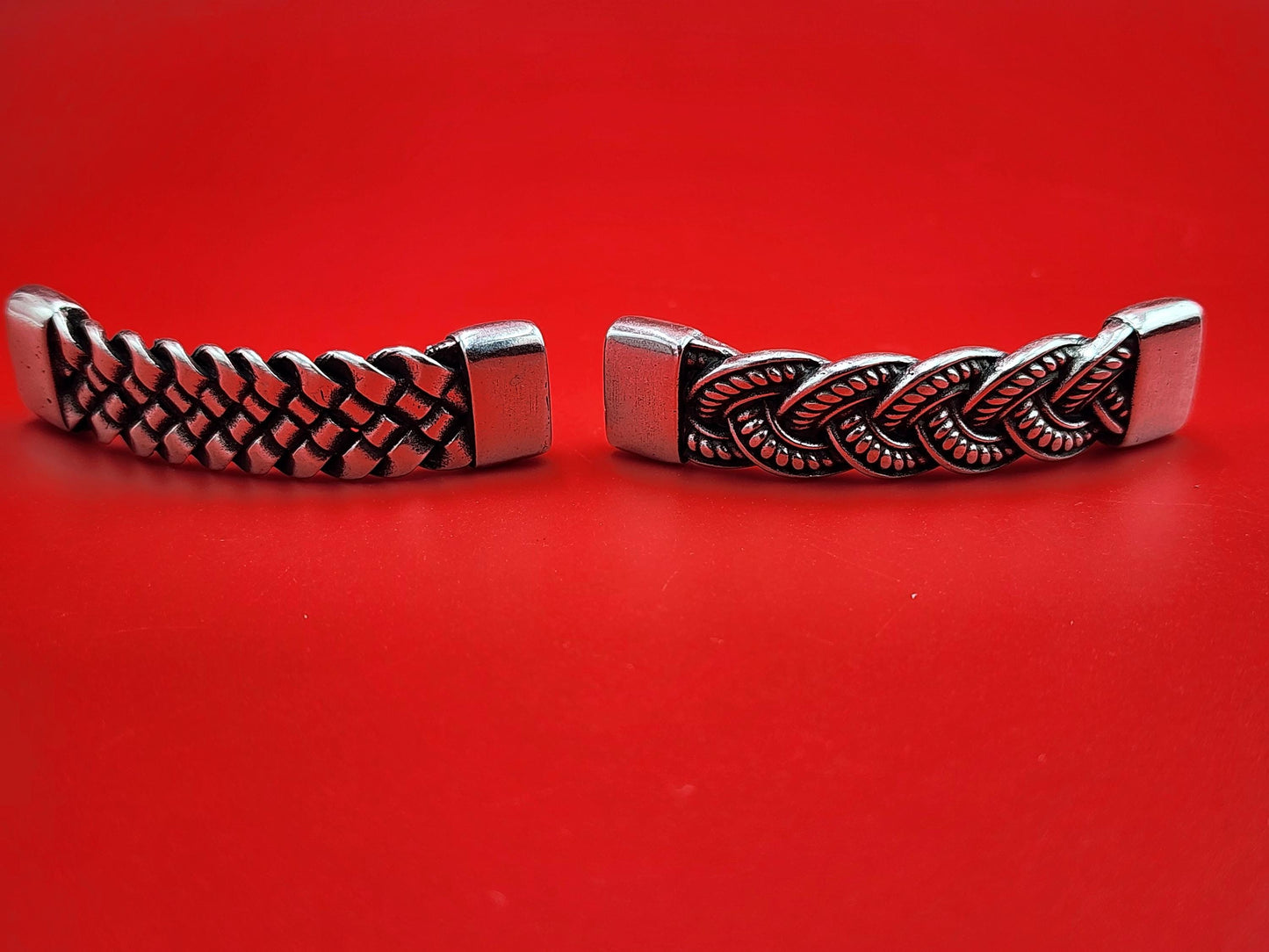 C0208>> MADE in EUROPE zamak connector, zamak embossed connector, zamak connector for 10mm flat leather cord qty1