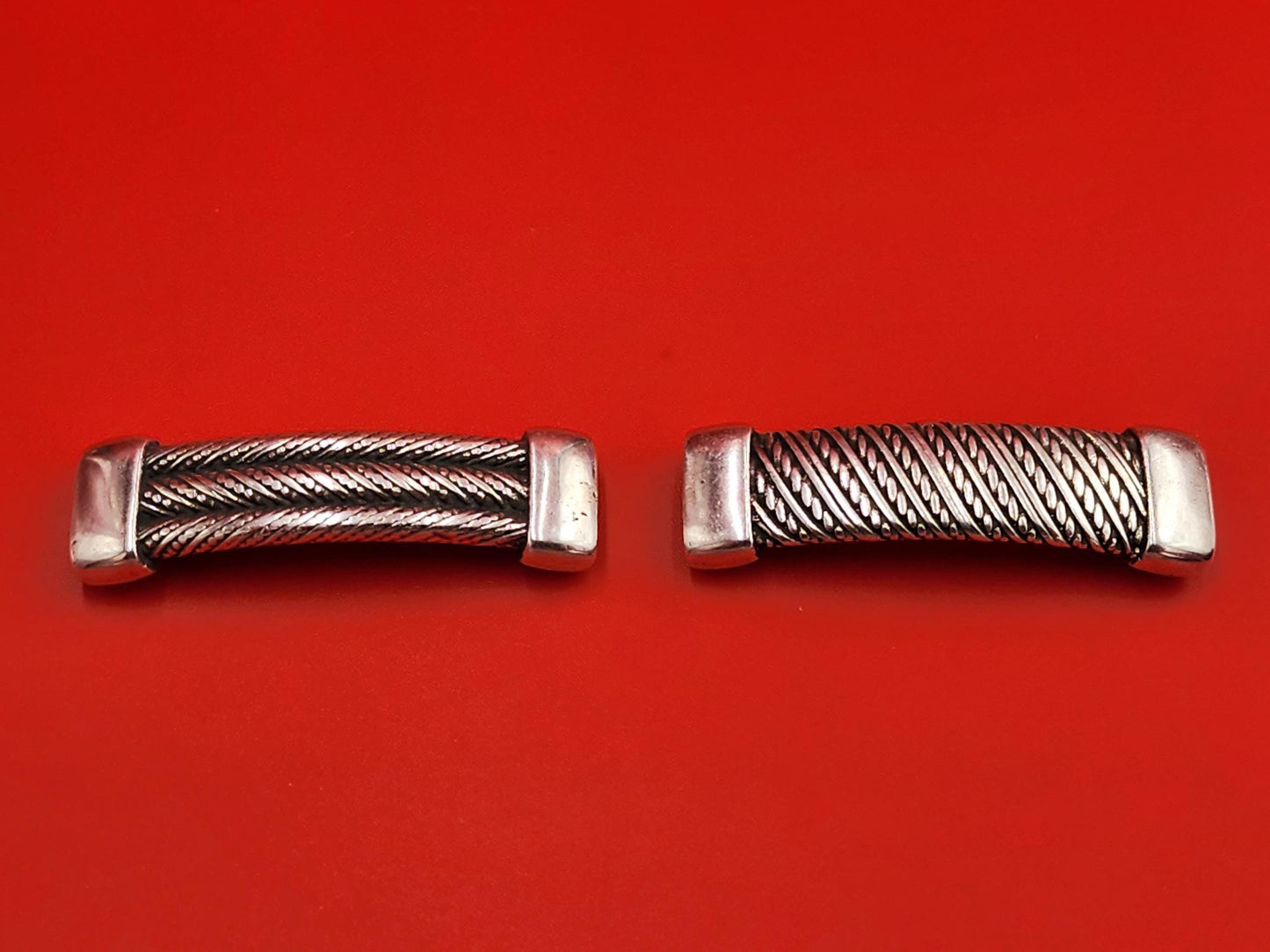 C0210>> MADE in EUROPE zamak connector, zamak embossed connector, zamak connector for 10mm flat leather cord qty1