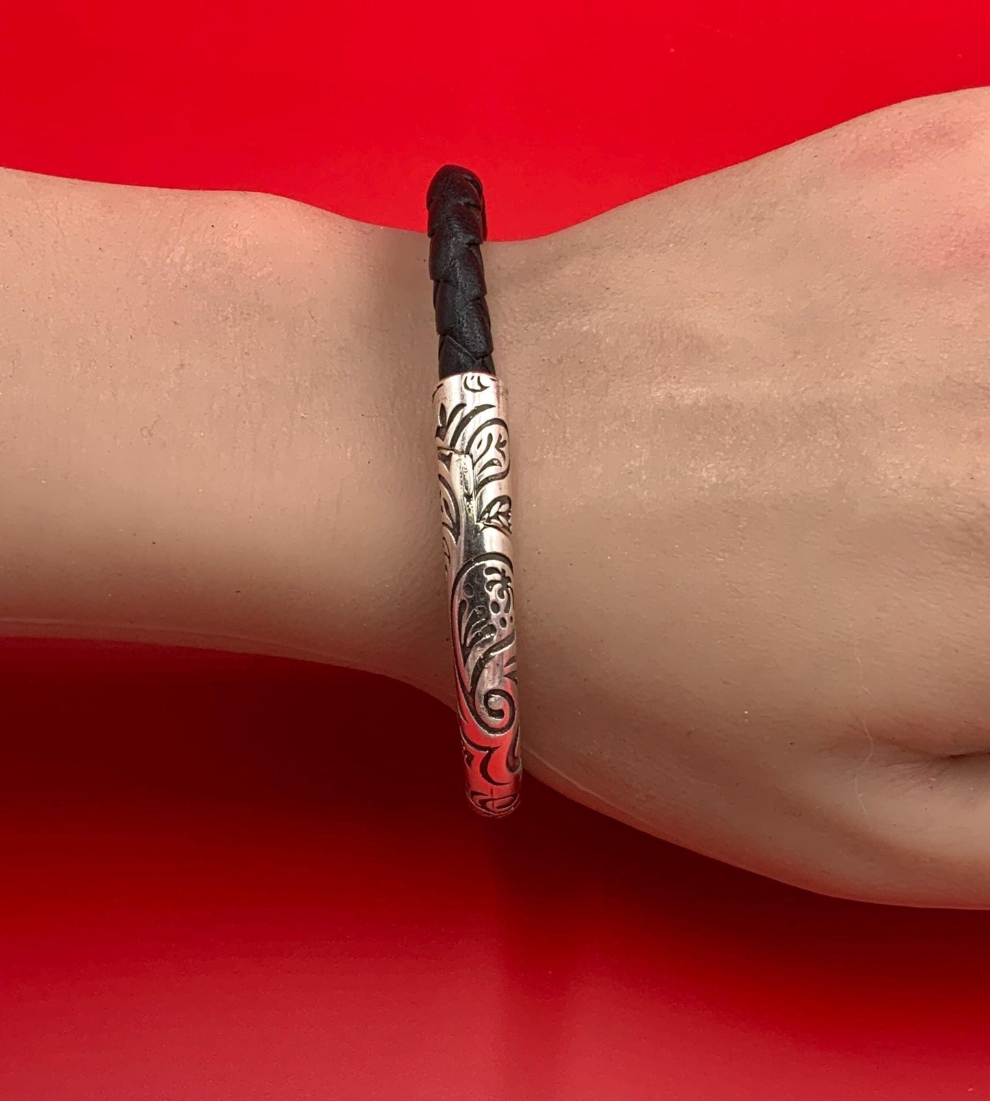 B0114>> MADE IN EUROPE  zamak half bracelet, zamak half bracelet qty 1