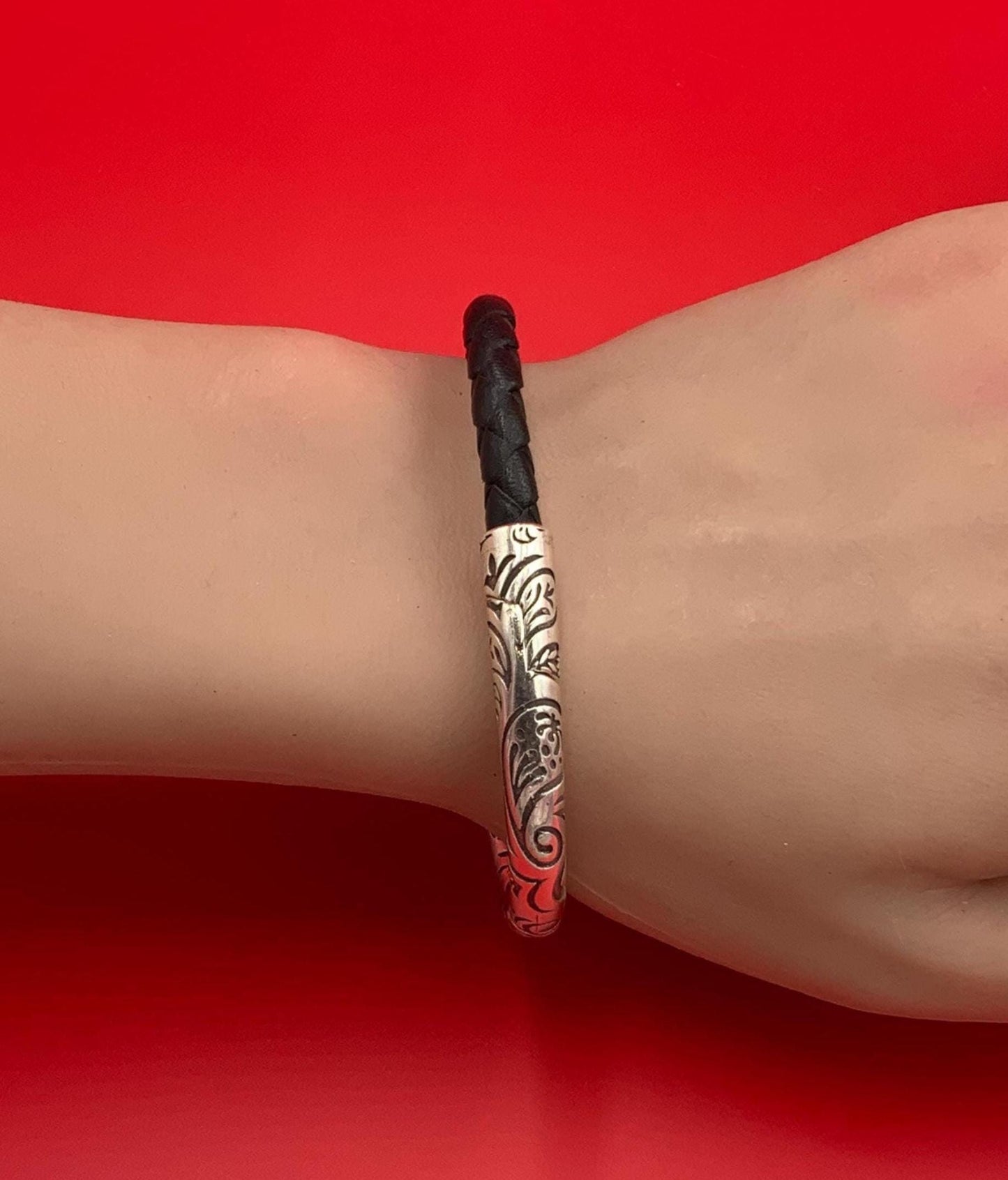 B0114>> MADE IN EUROPE  zamak half bracelet, zamak half bracelet qty 1