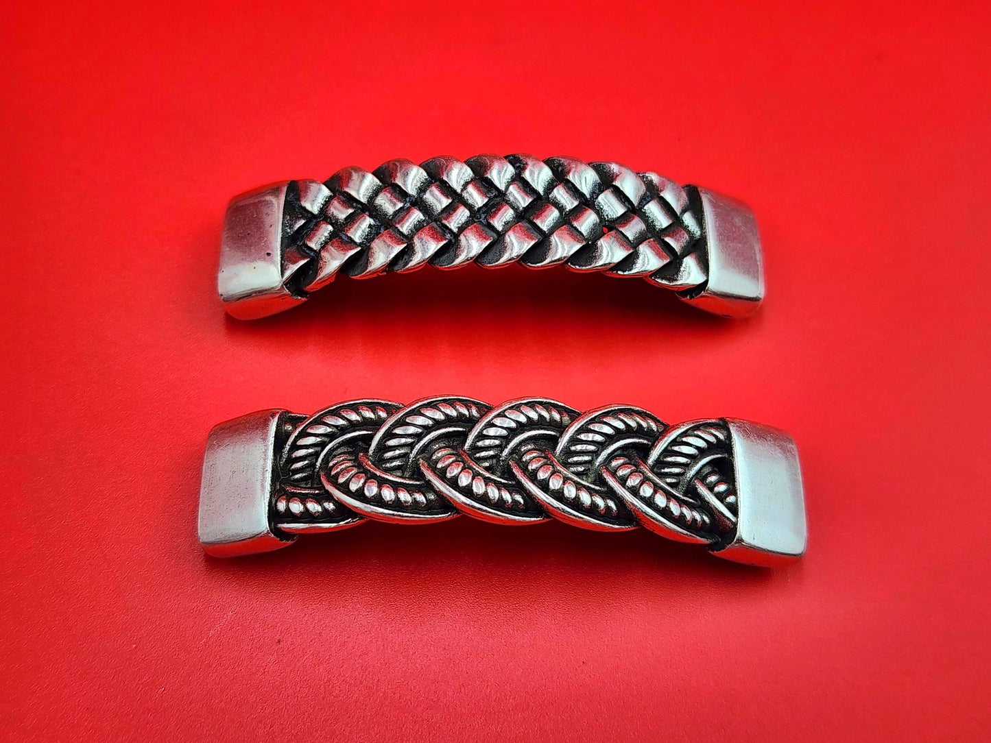C0208>> MADE in EUROPE zamak connector, zamak embossed connector, zamak connector for 10mm flat leather cord qty1