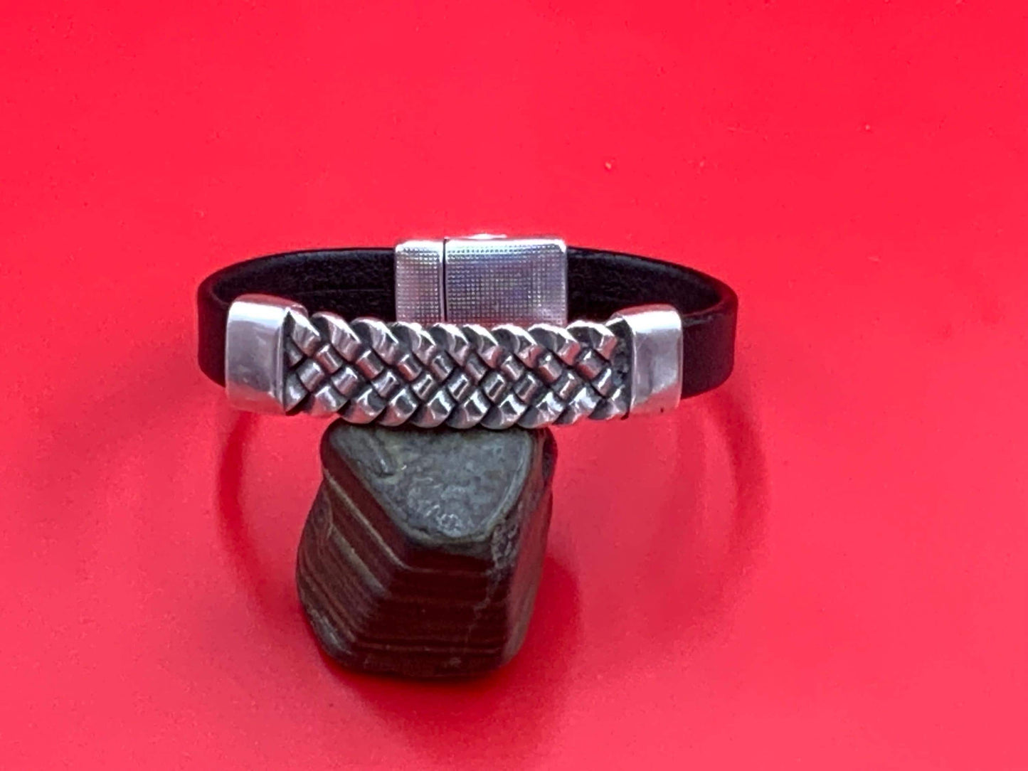 C0208>> MADE in EUROPE zamak connector, zamak embossed connector, zamak connector for 10mm flat leather cord qty1