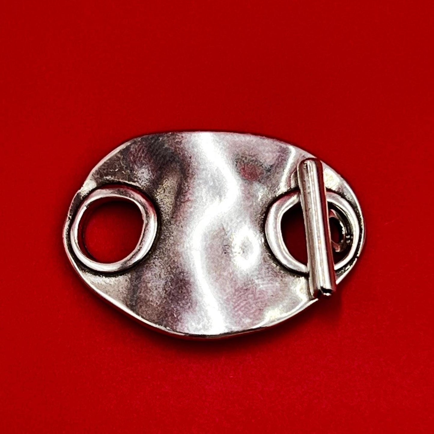 RC0262>>MADE in EUROPE zamak TOGGLE clasp, oval hammered toggle clasp, Qty1
