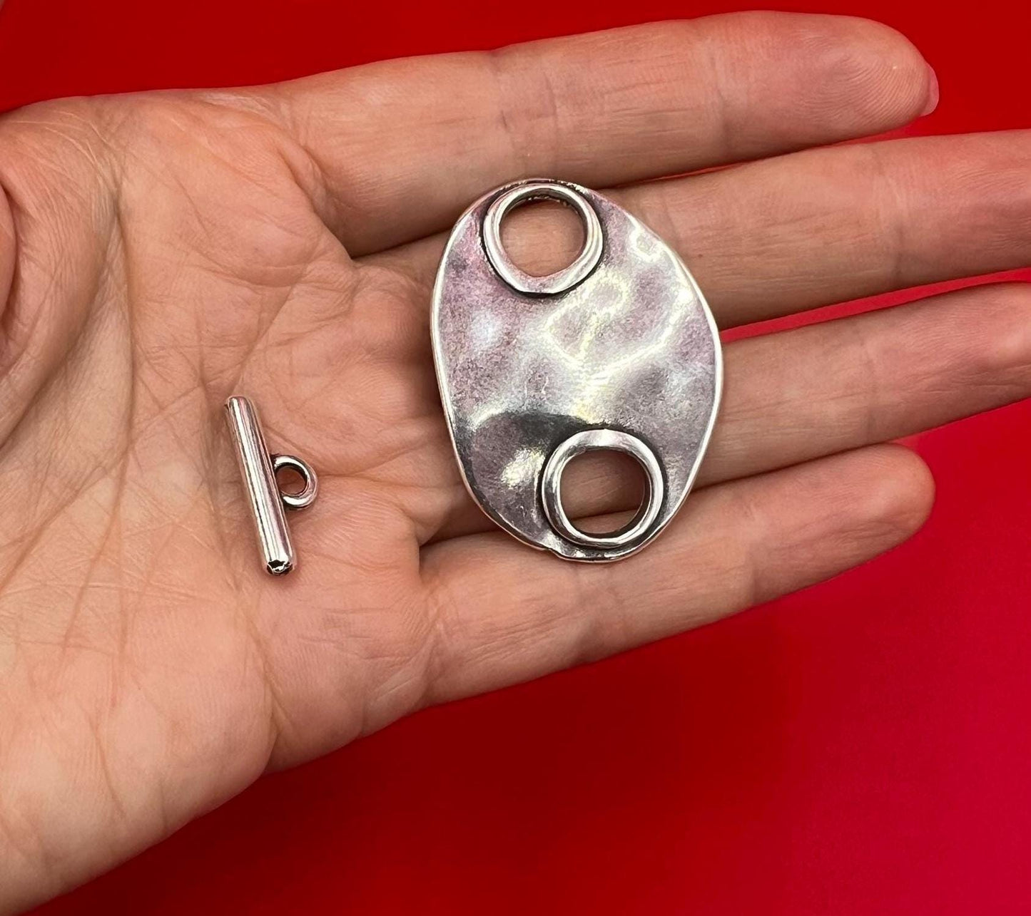 RC0262>>MADE in EUROPE zamak TOGGLE clasp, oval hammered toggle clasp, Qty1