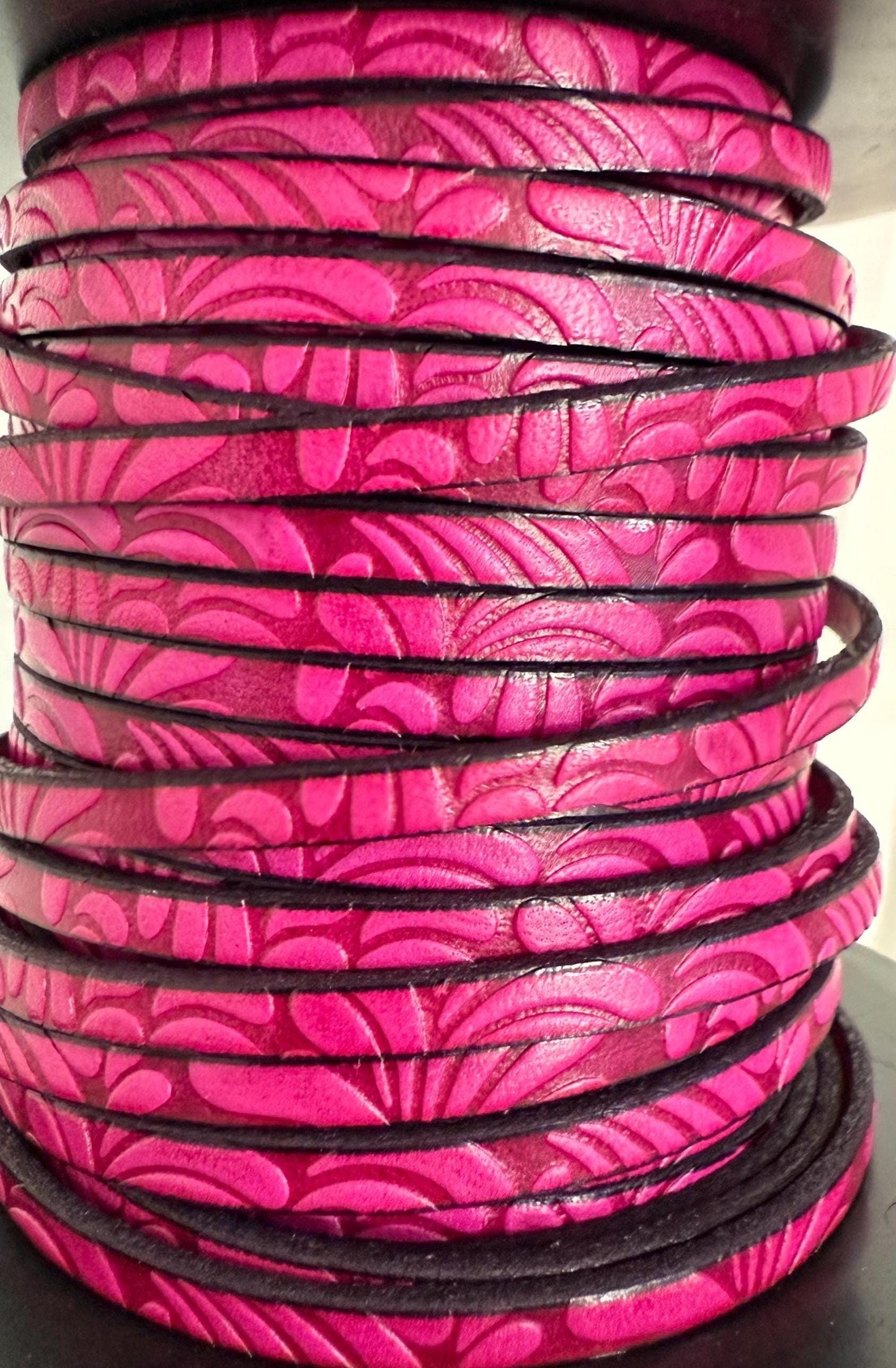 MADE in EUROPE 24'' flat 5mm embossed leather cord, 5mm flat leather cord, 5mm embossed leather cord (AR150/05/25)