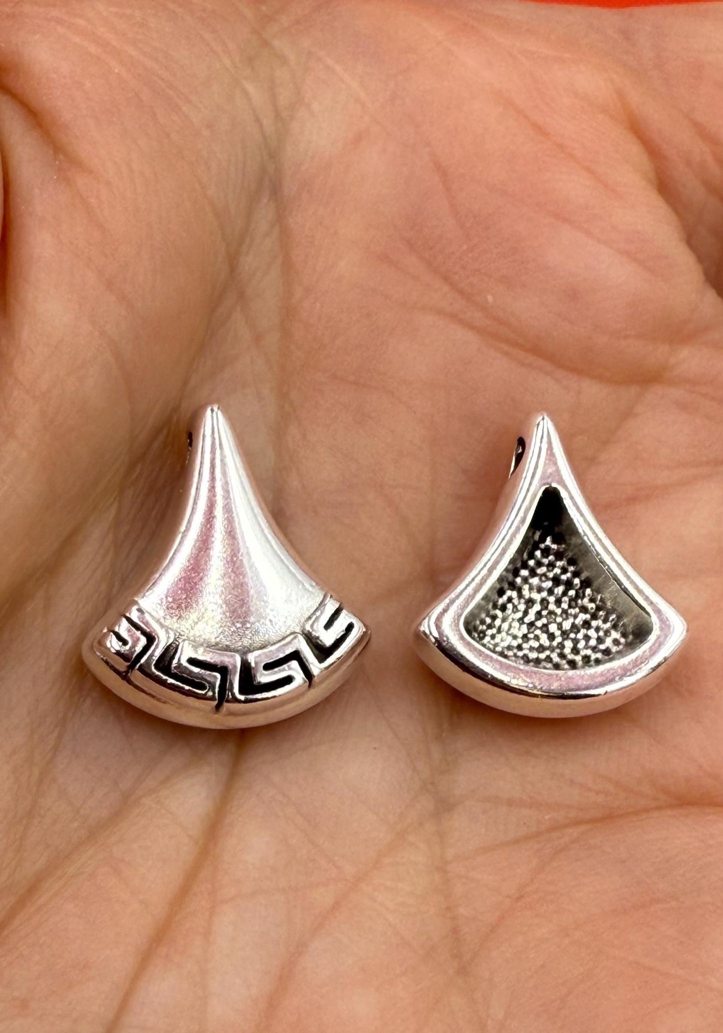 0414>>Made in Europe 2 Zamak triangular charms with Greek key pattern, meander pattern charms Qty 2
