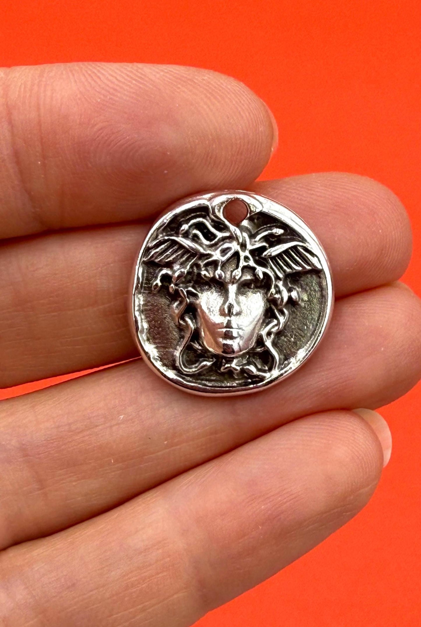 0413>> MADE in EUROPE 2 zamak Medusa charms, silver Medusa charms, Medusa coin charm Qty2