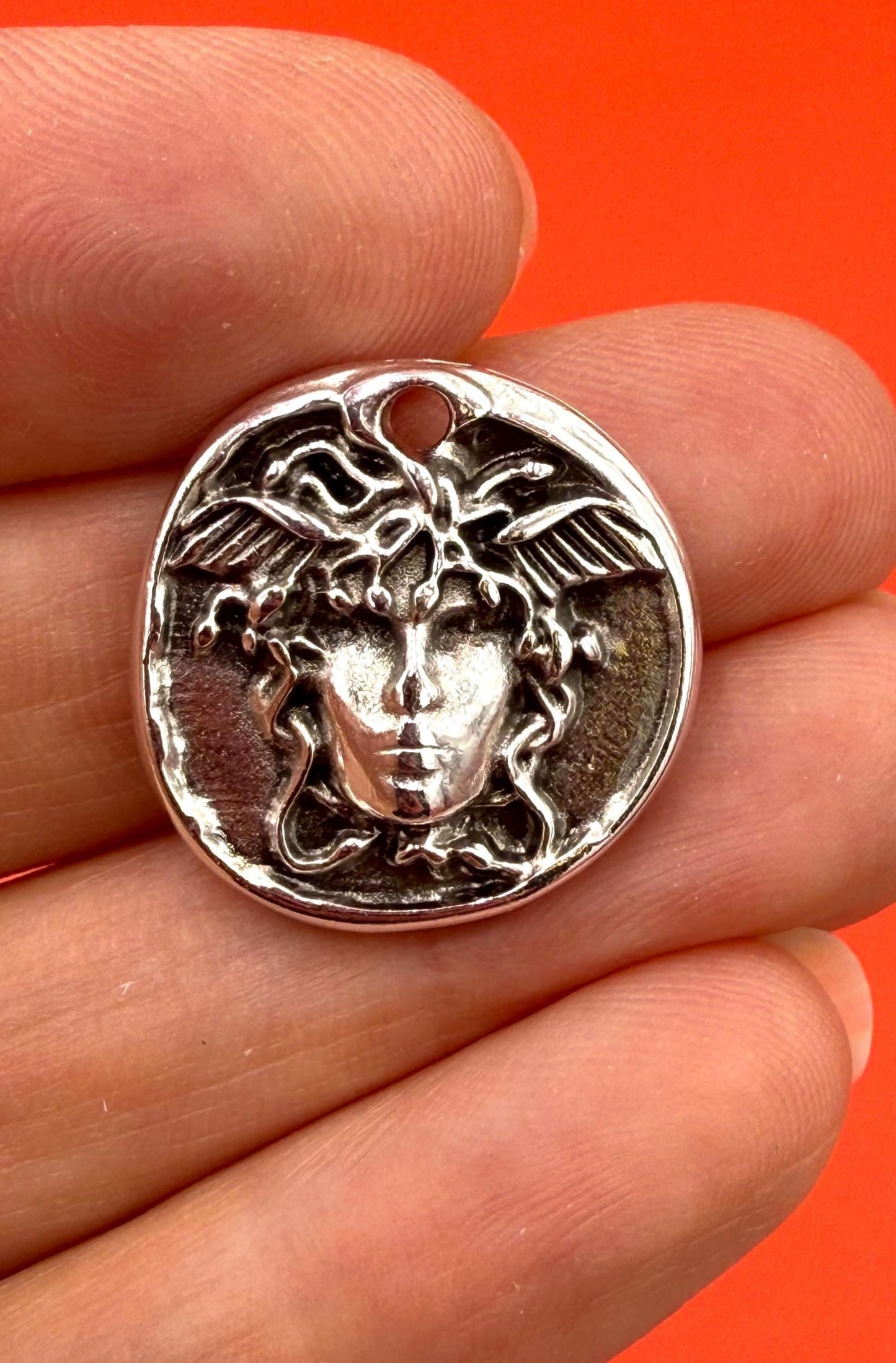 0413>> MADE in EUROPE 2 zamak Medusa charms, silver Medusa charms, Medusa coin charm Qty2