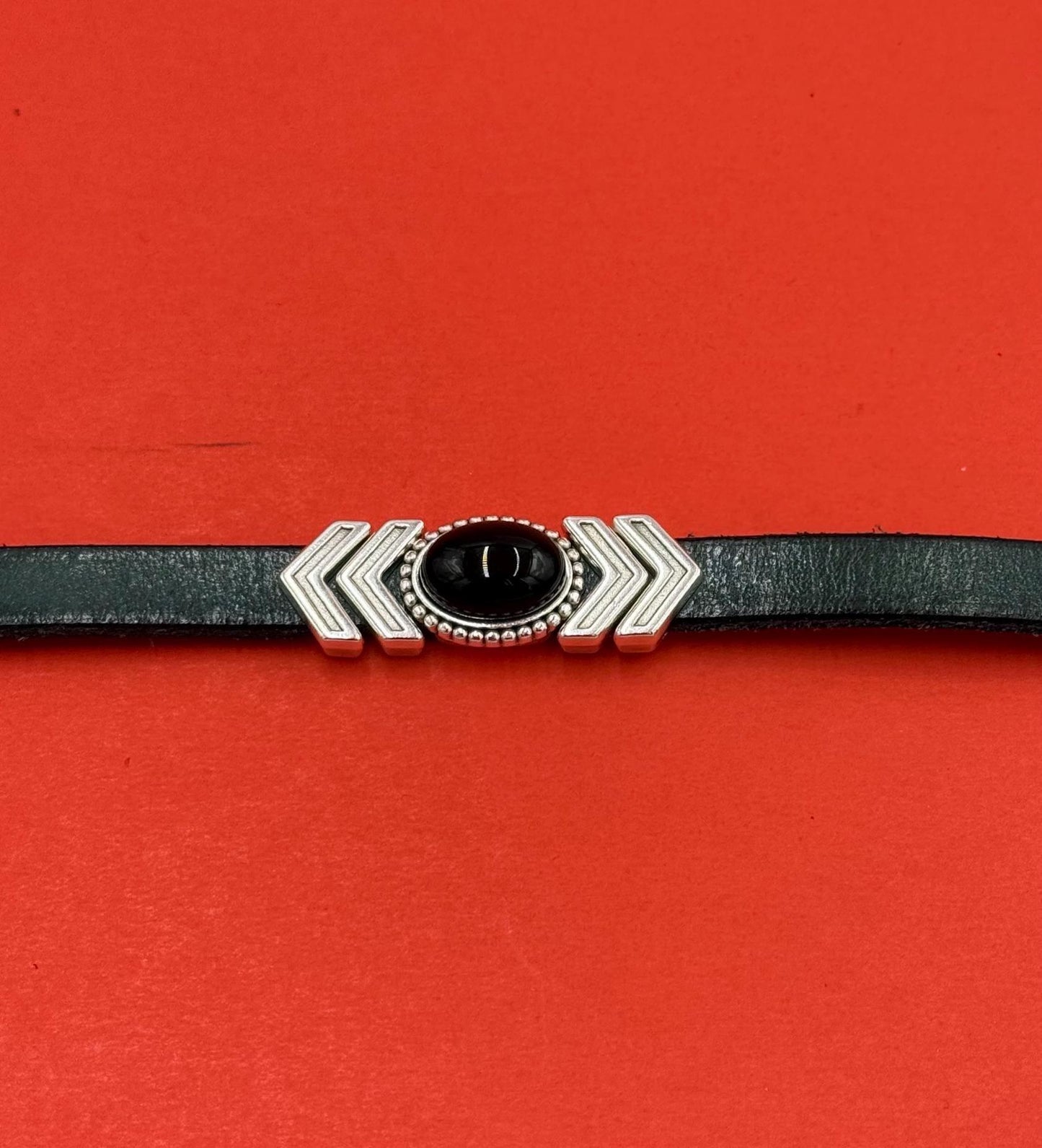 FS0675>>MADE in EUROPE 4 arrow sliders, 10mm leather cord sliders, 10mm arrow sliders