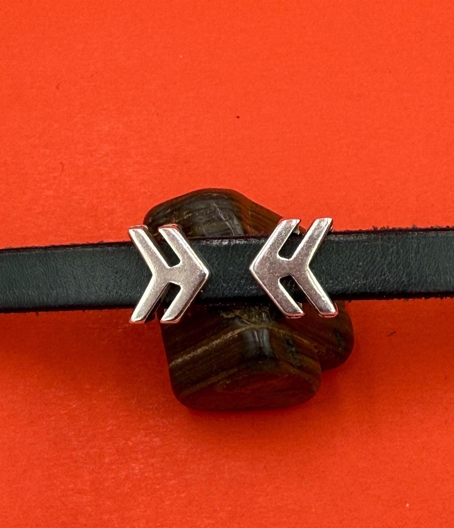 FS0678>>MADE in EUROPE 4 double arrow sliders, 10mm leather cord sliders, 10mm arrow sliders