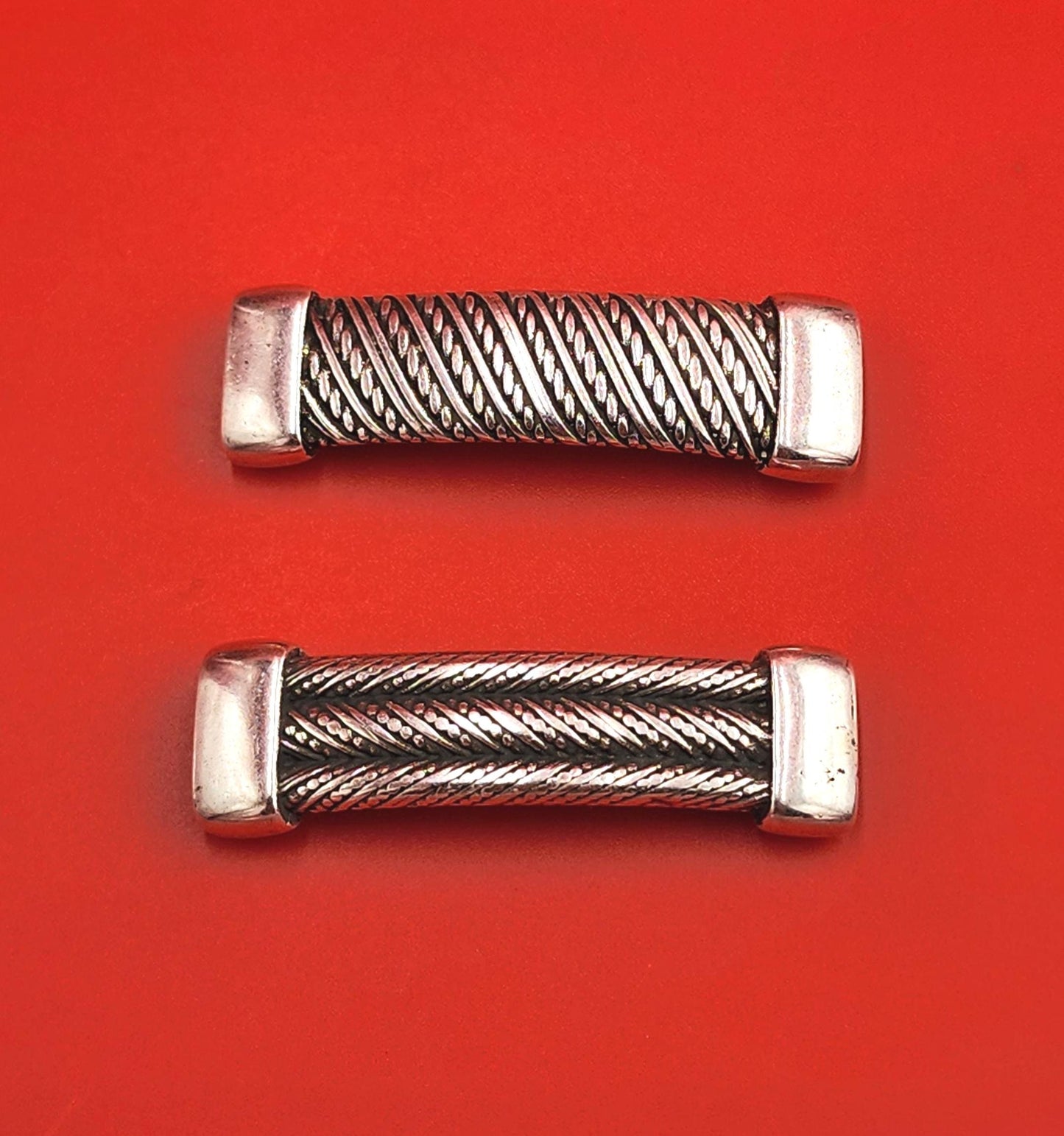 C0210>> MADE in EUROPE zamak connector, zamak embossed connector, zamak connector for 10mm flat leather cord qty1
