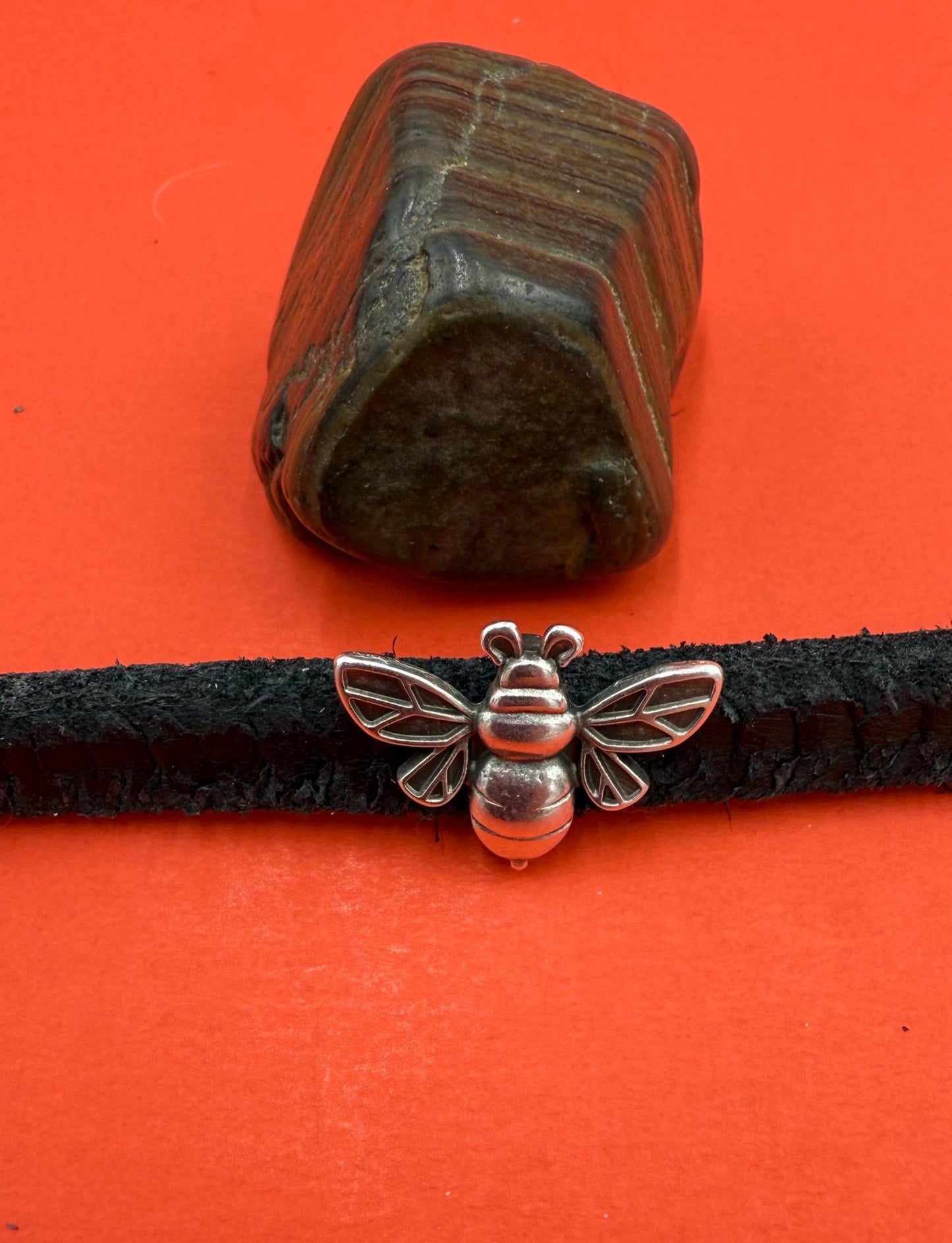 FS0683>>MADE in EUROPE 2 zamak bee sliders, sliders for 10mm flat cord, 10mm flat cord bee sliders Qty2