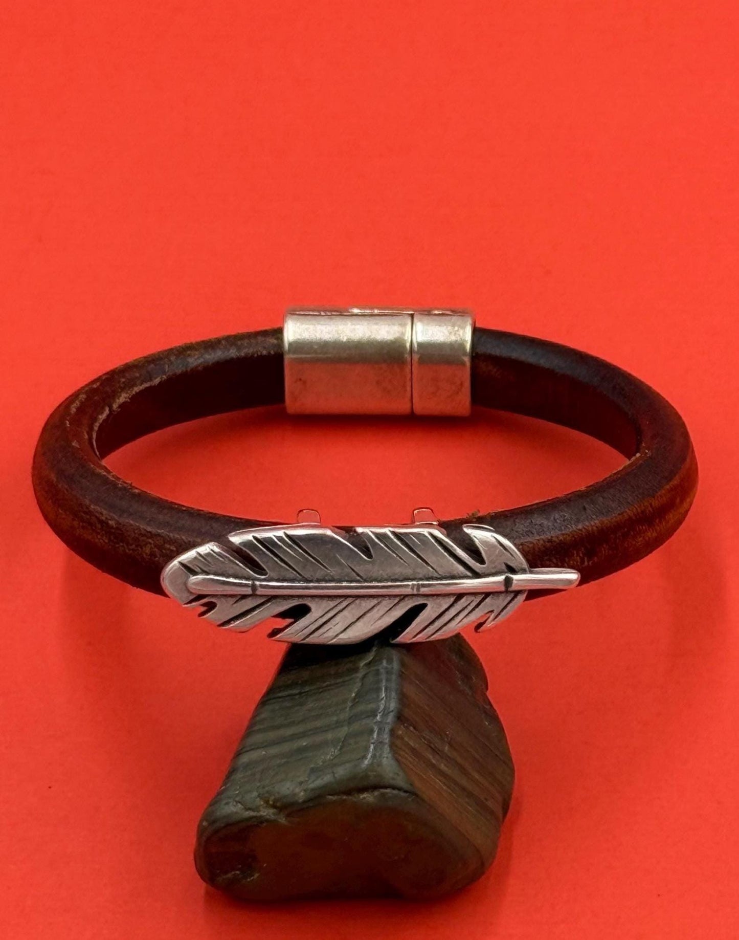 LS0116>>MADE in EUROPE zamak feather slider, licorice feather slider, 10x6mm cord feather slider Qty1