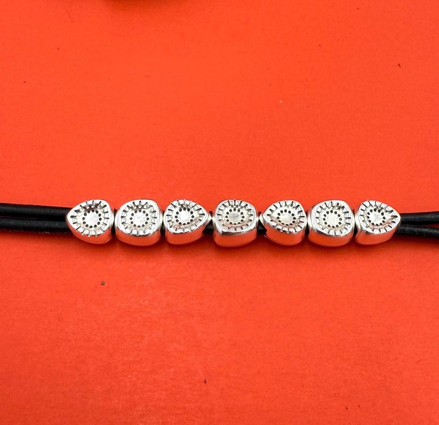FS0685>> MADE in EUROPE 4 zamak 5mm sliders, 5x2.5mm zamak slider, irregular slider for 5mm cord  Qty4