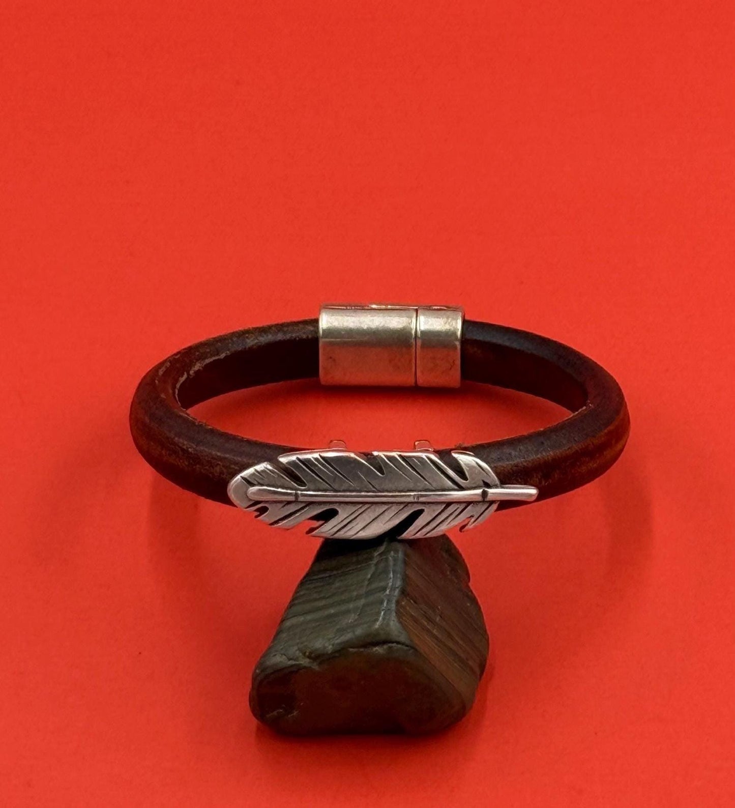 LS0116>>MADE in EUROPE zamak feather slider, licorice feather slider, 10x6mm cord feather slider Qty1