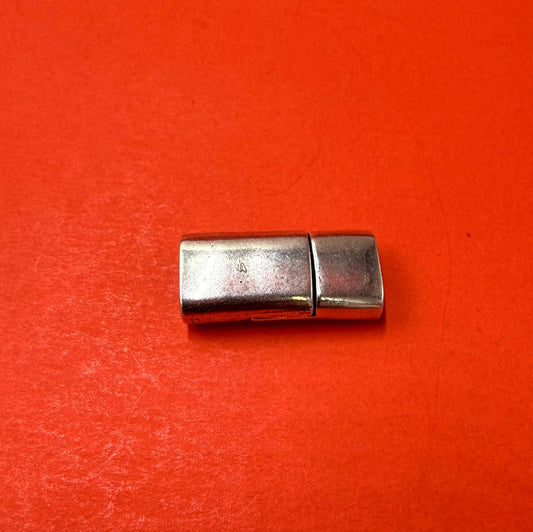 RC0171>>MADE IN EUROPE 8x4mm clasp, double 4mm round leather cord clasp, round cord zamak clasp  Qty1