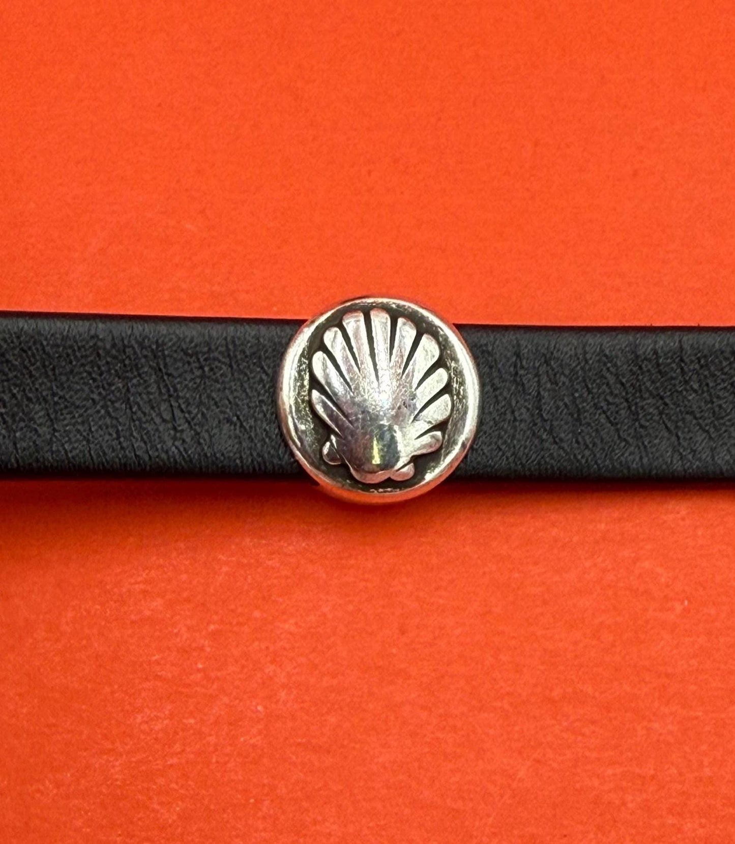 FS0687>>MADE in EUROPE 2 Zamak seashell sliders, sliders for flat cord, 10mm flat cord sea shell slider Qty2