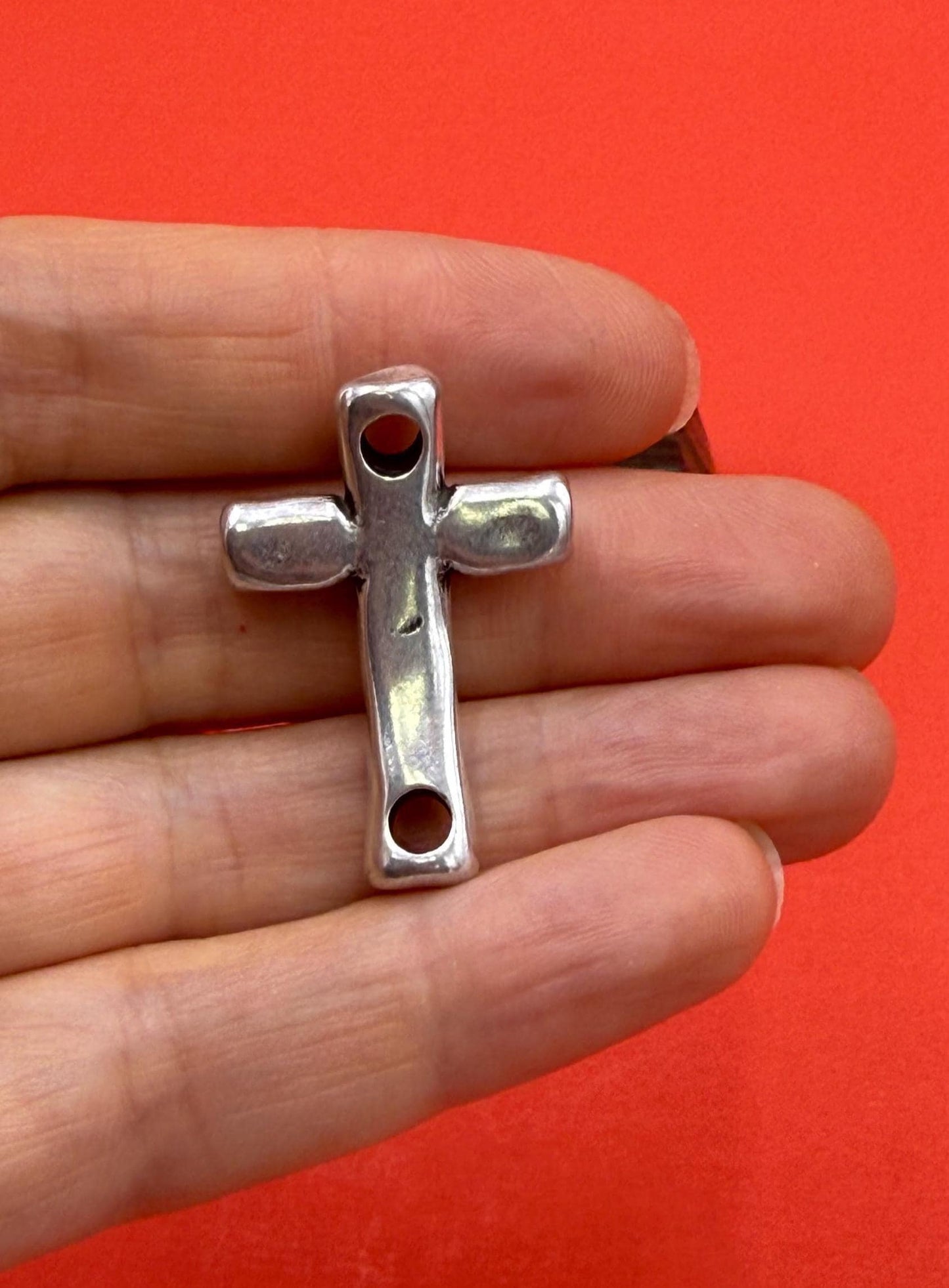 C0218>>MADE in EUROPE Zamak cross connector, bracelet hammered cross connector qty1