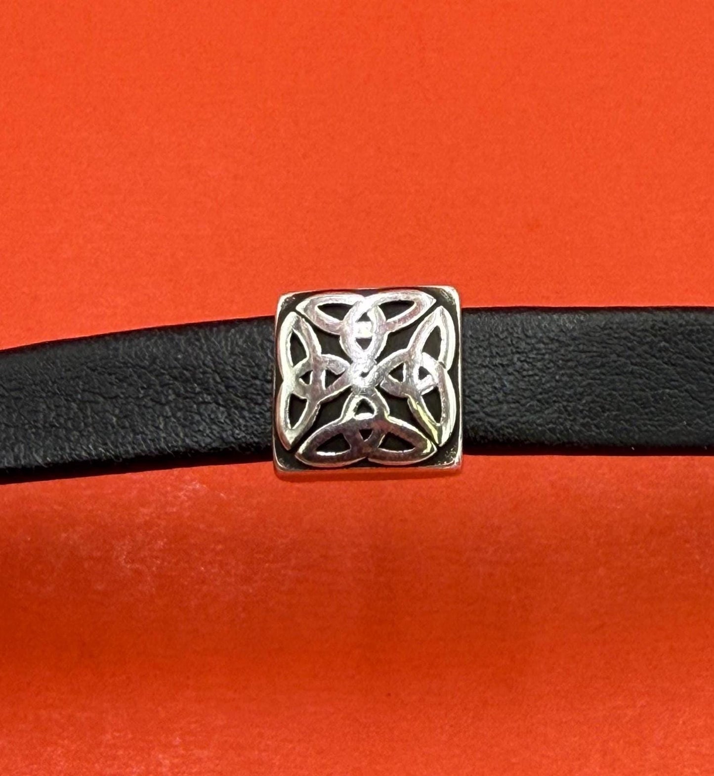 FS0686>> MADE in EUROPE 2 zamak flat cord sliders, 10mm cord Celtic knot sliders, qty2